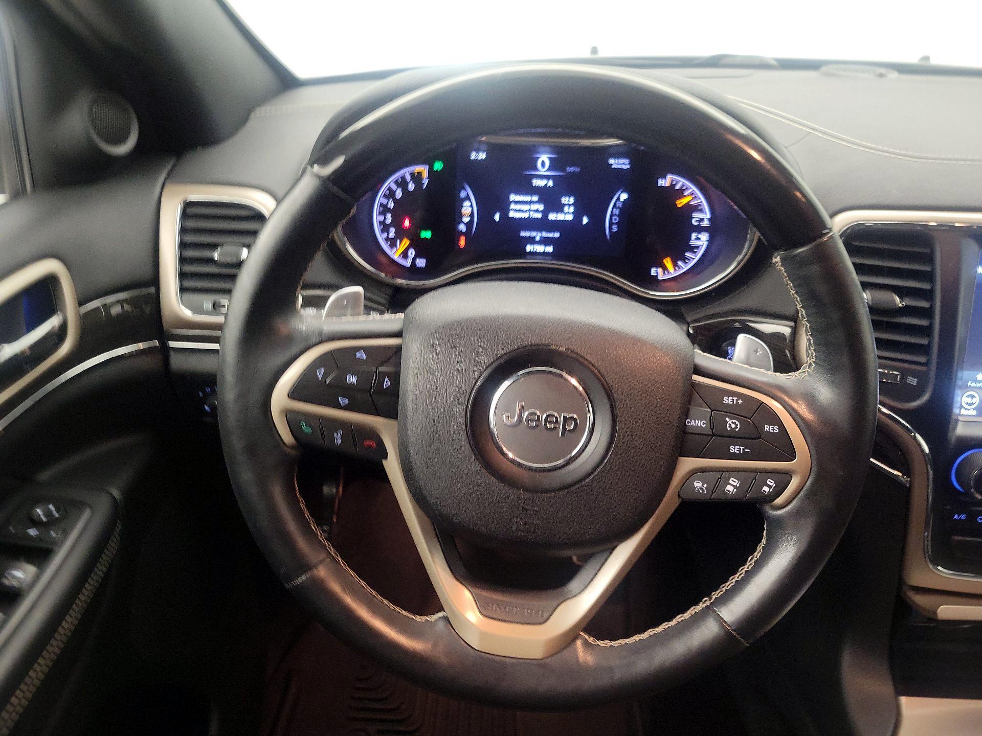 Thumbnail: 2015 Jeep Grand Cherokee - 10