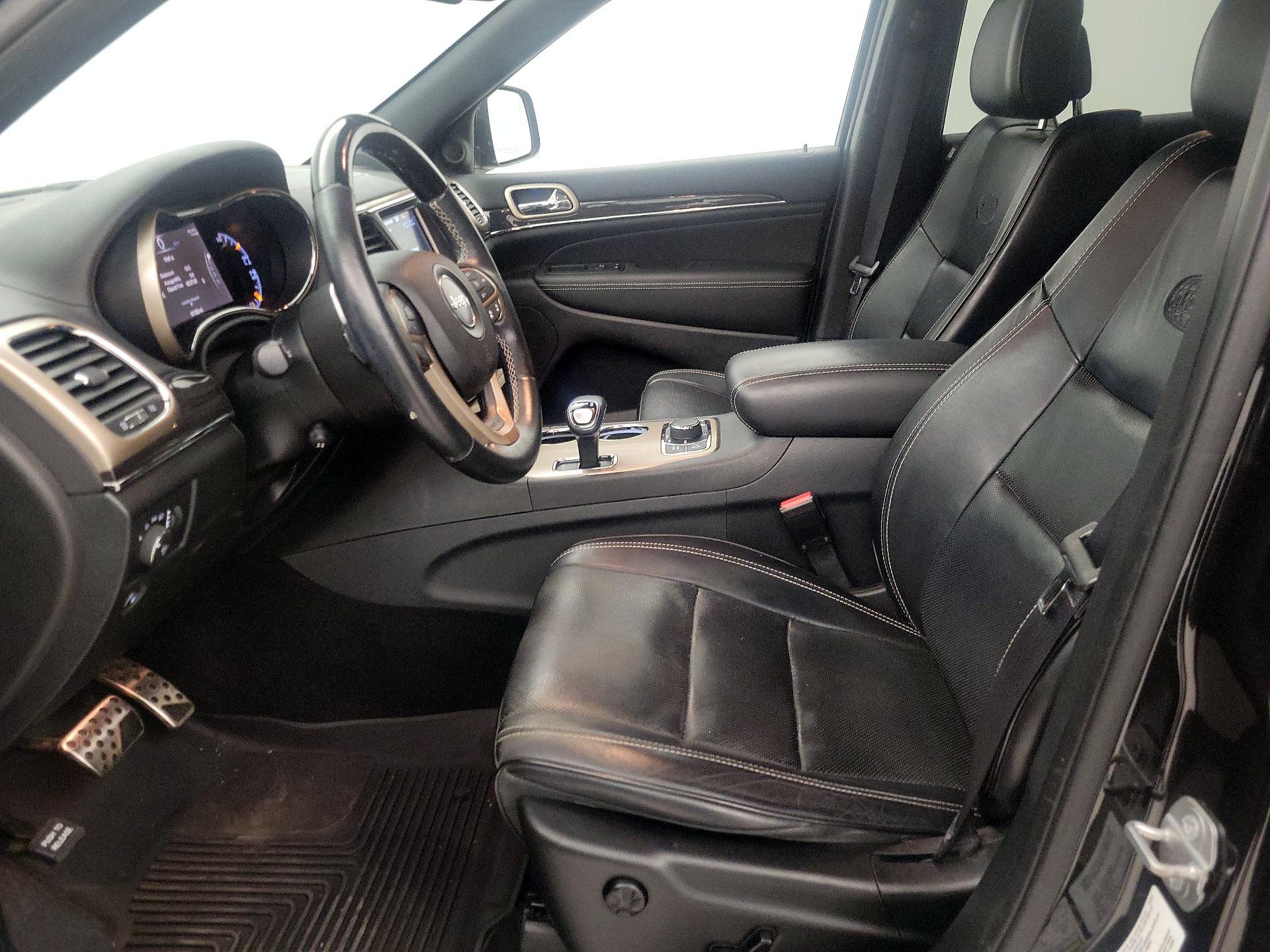 Thumbnail: 2015 Jeep Grand Cherokee - 11