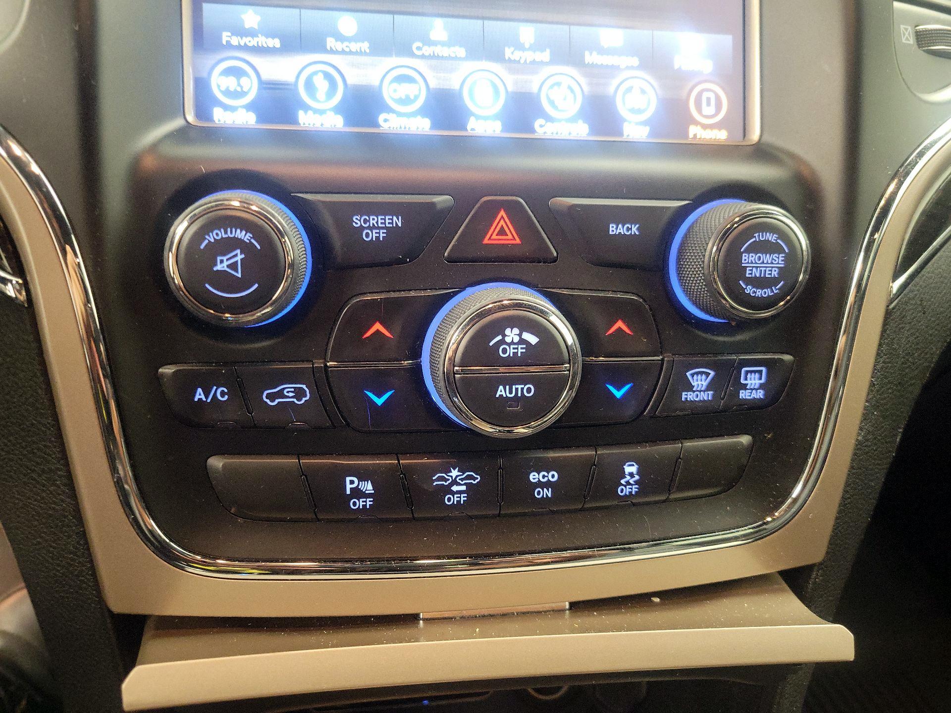 Thumbnail: 2015 Jeep Grand Cherokee - 16