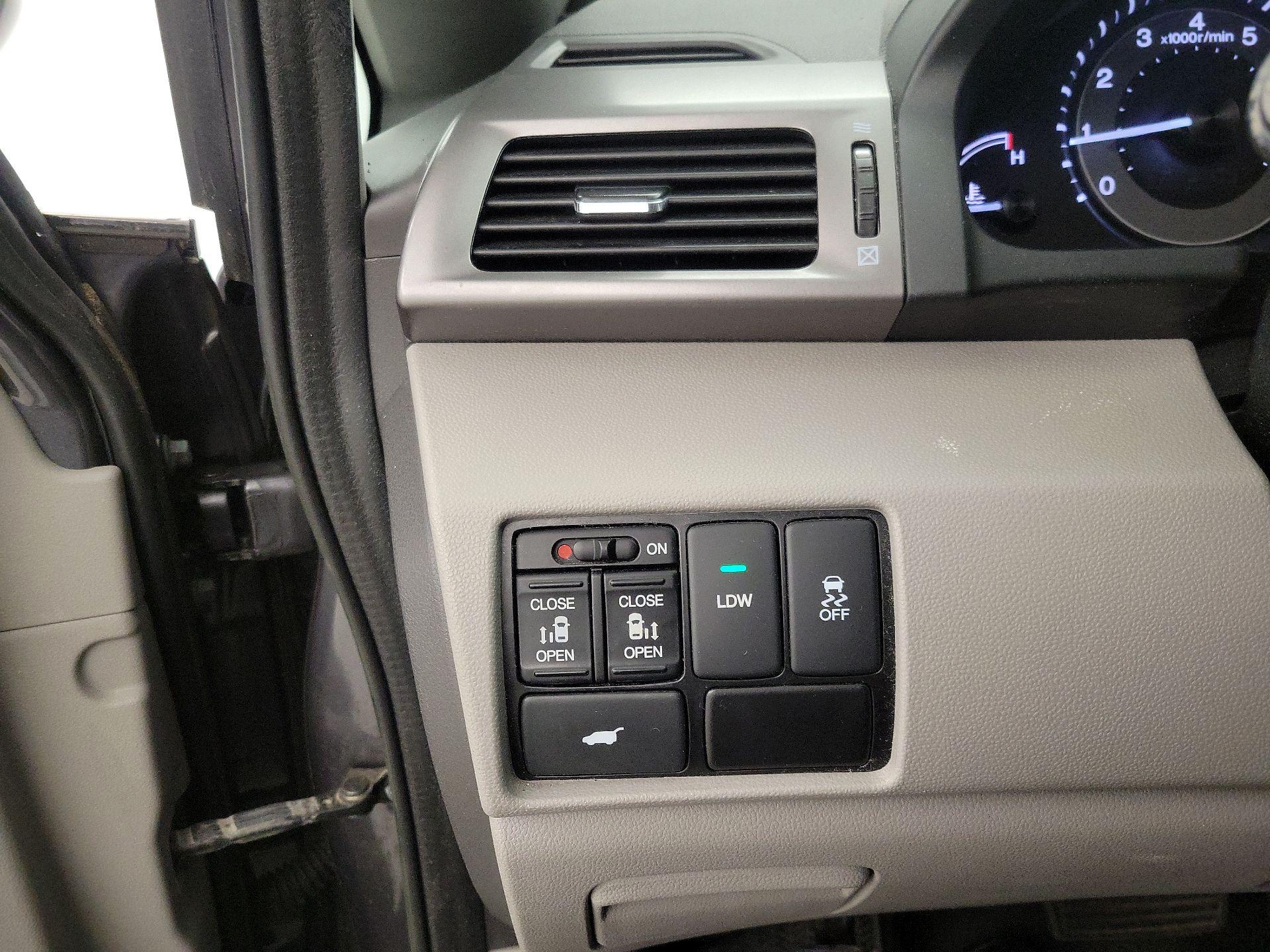 Thumbnail: 2016 Honda Odyssey - 13