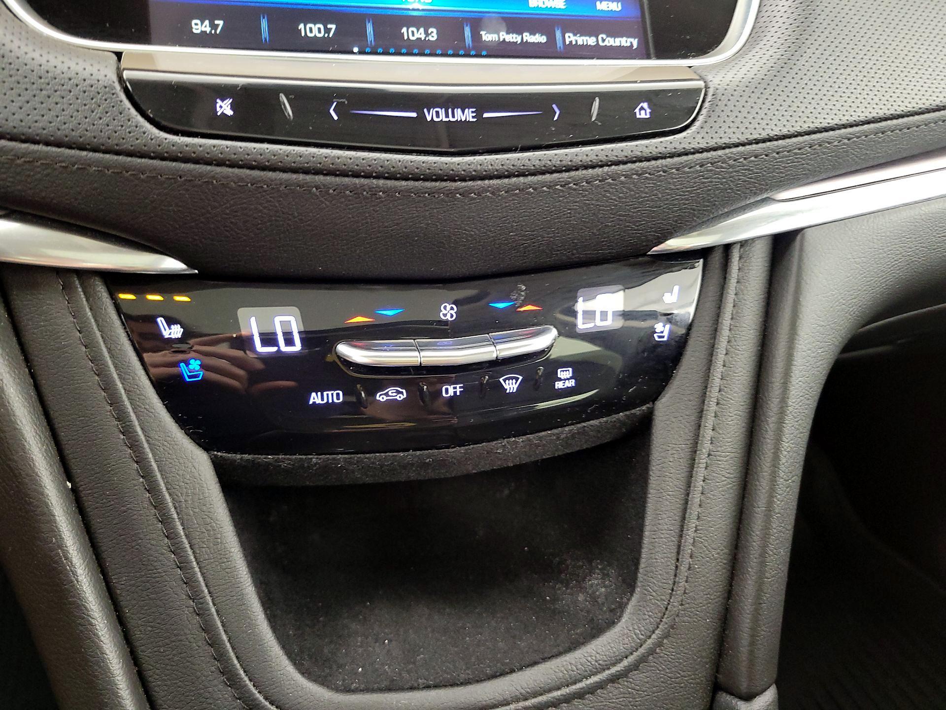 Thumbnail: 2019 Cadillac XT5 - 17