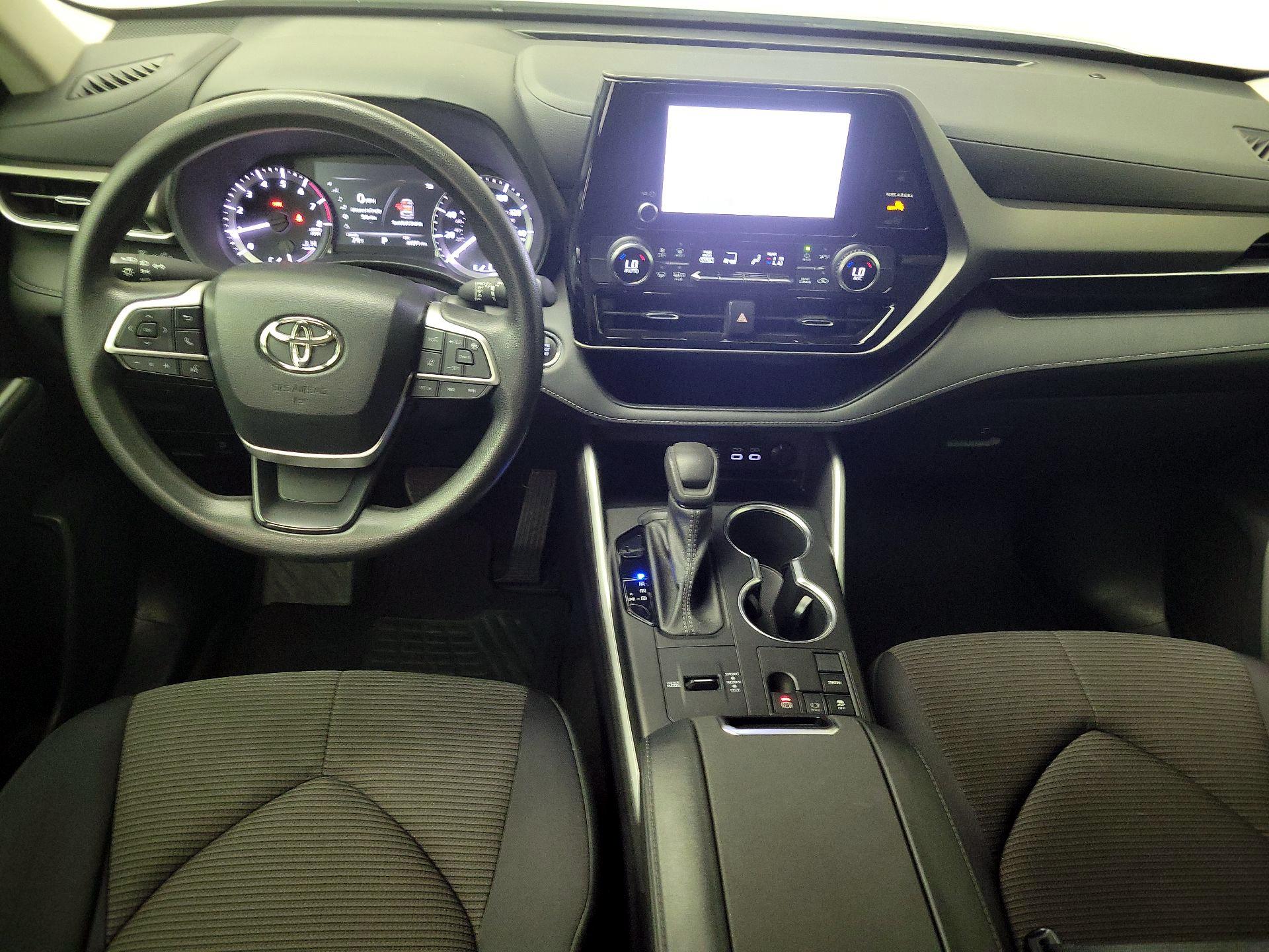 Thumbnail: 2023 Toyota Highlander - 9