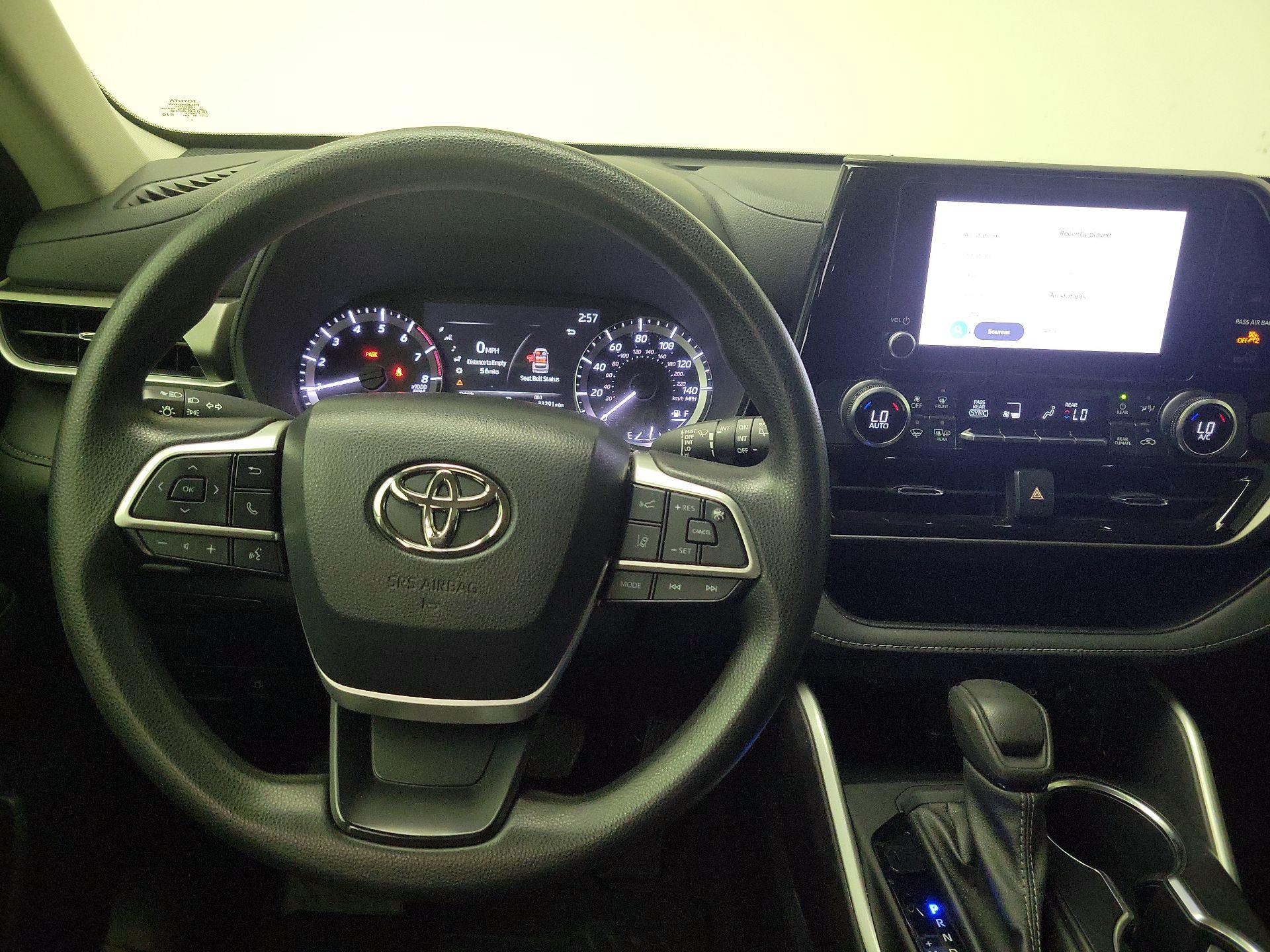 Thumbnail: 2023 Toyota Highlander - 10