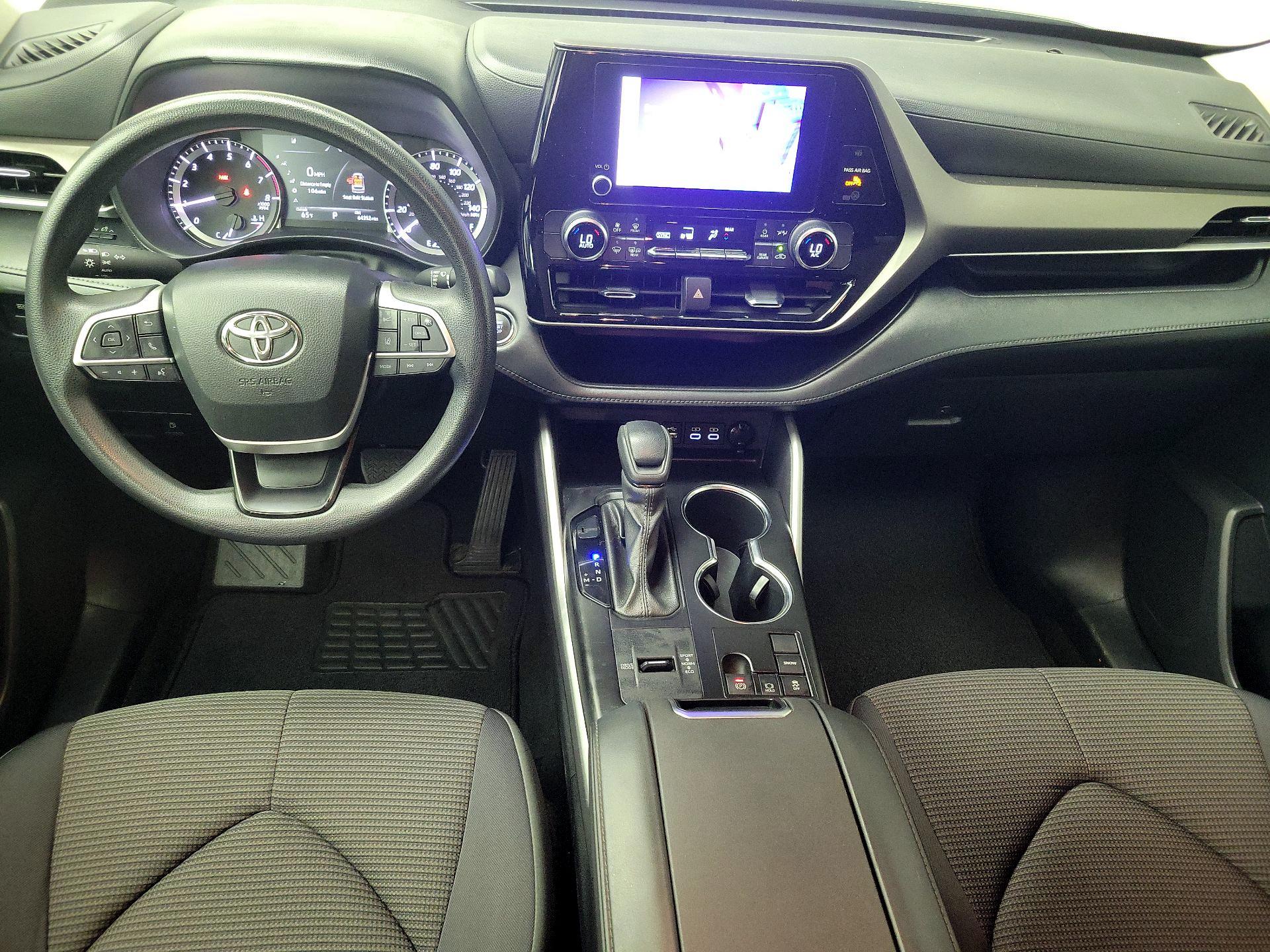 Thumbnail: 2023 Toyota Highlander - 9