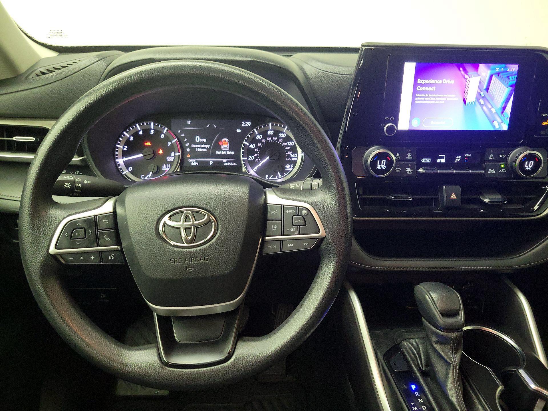 Thumbnail: 2023 Toyota Highlander - 10