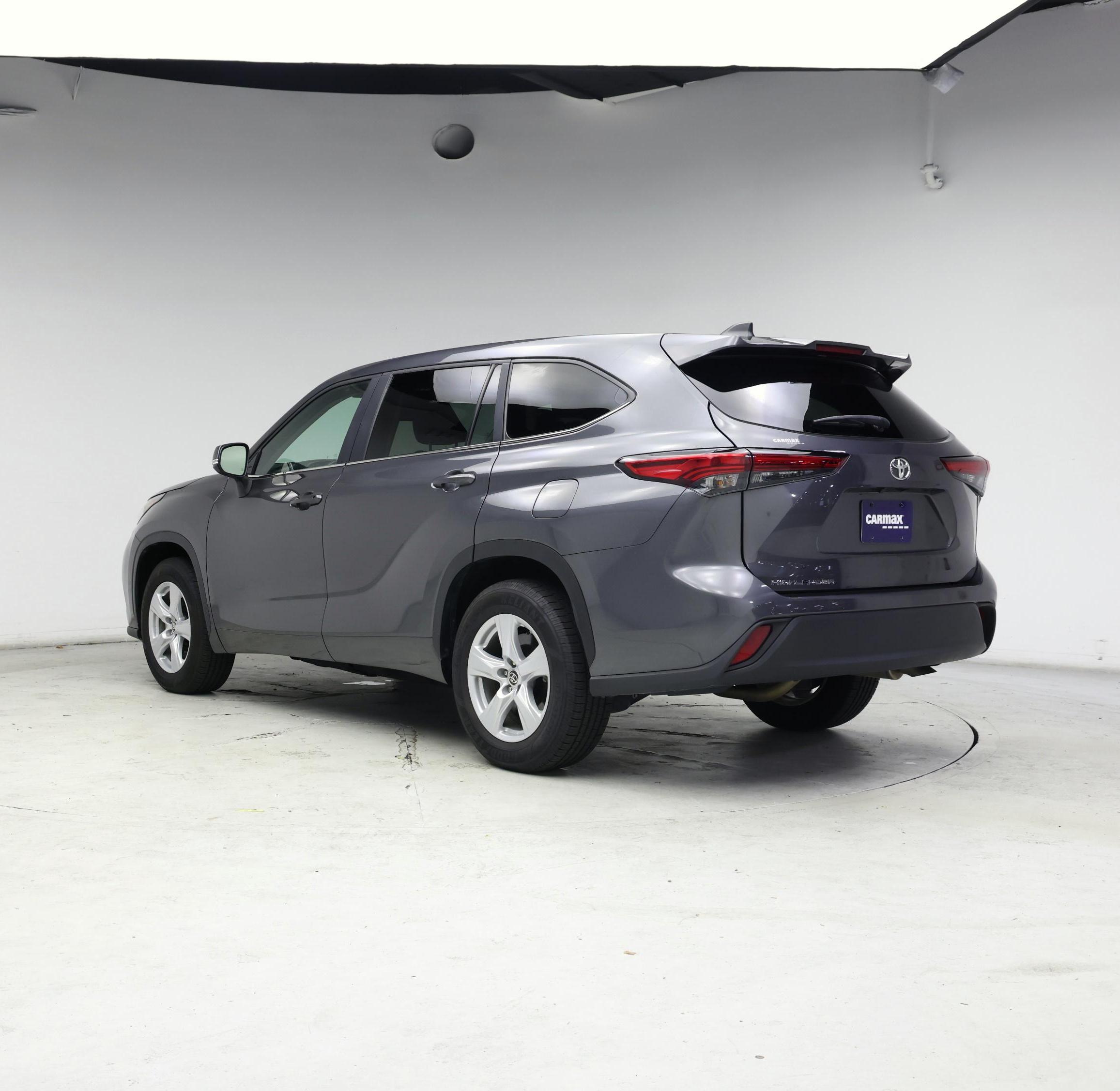 Thumbnail: 2023 Toyota Highlander - 2