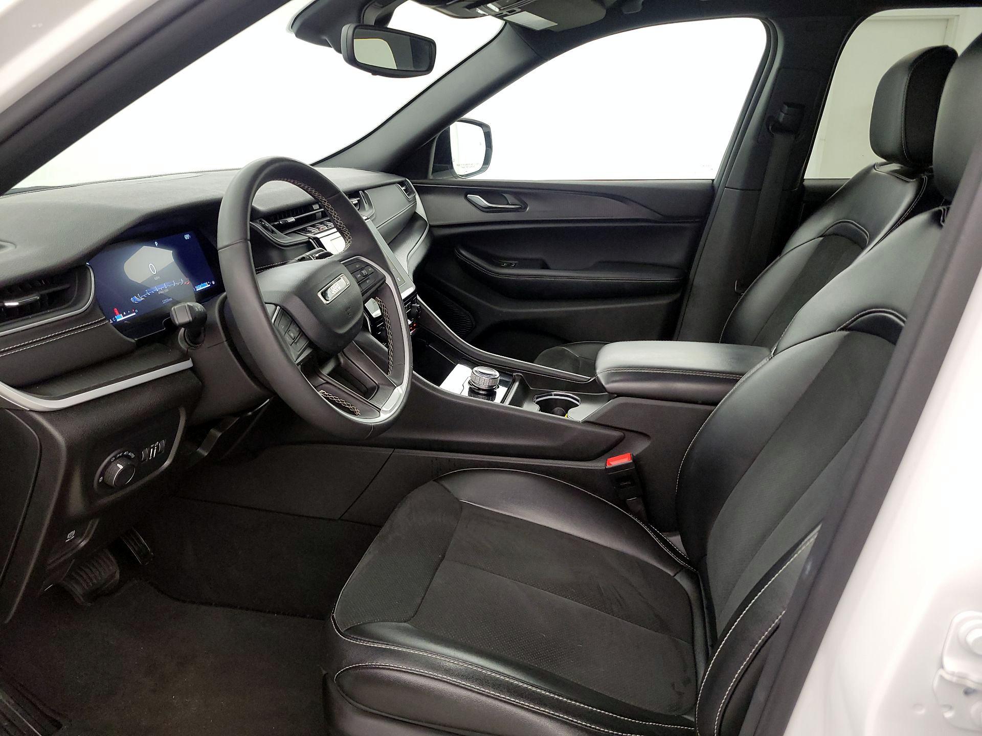 Thumbnail: 2024 Jeep Grand Cherokee - 11