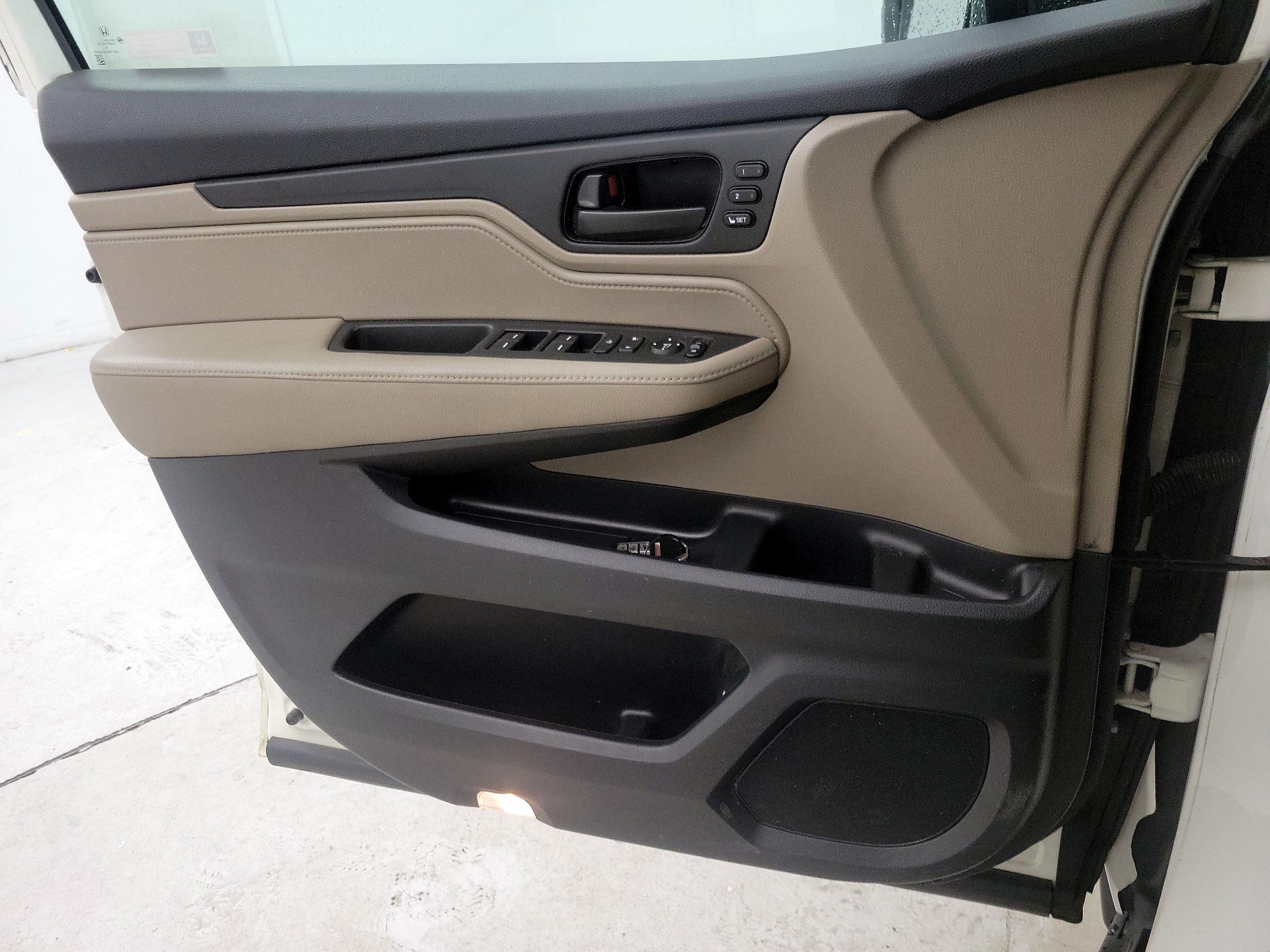 Thumbnail: 2018 Honda Odyssey - 12