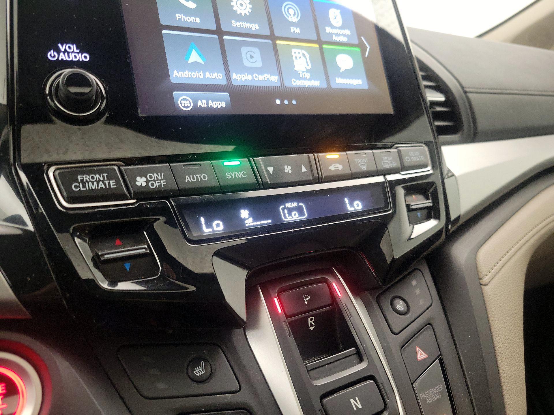 Thumbnail: 2018 Honda Odyssey - 16