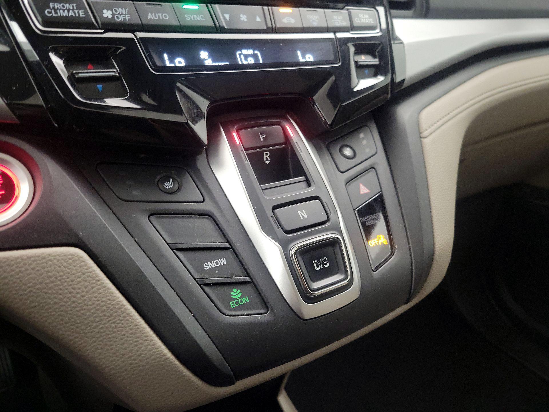 Thumbnail: 2018 Honda Odyssey - 17