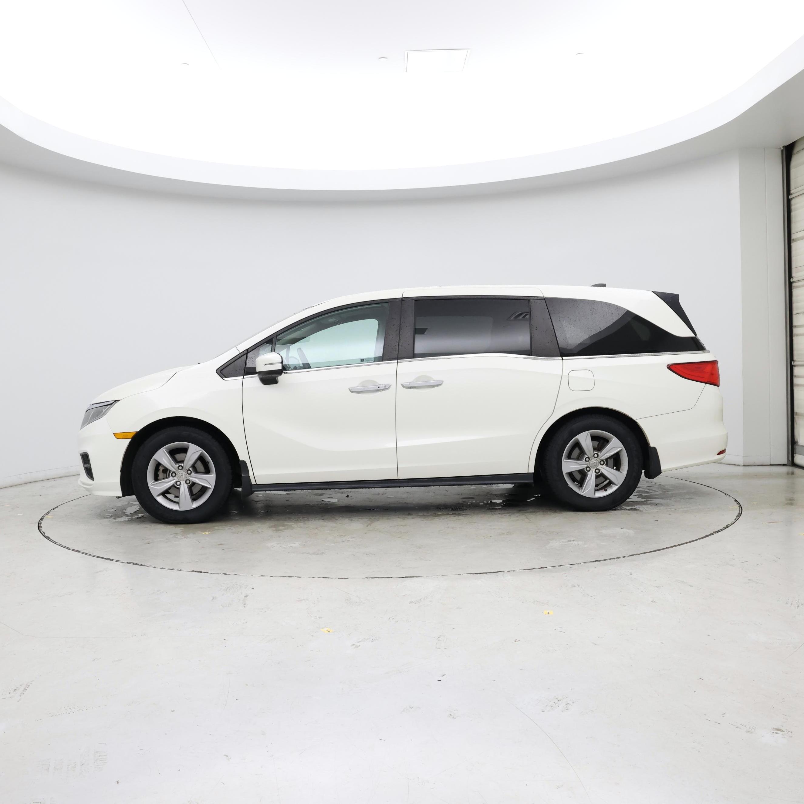 Thumbnail: 2018 Honda Odyssey - 3