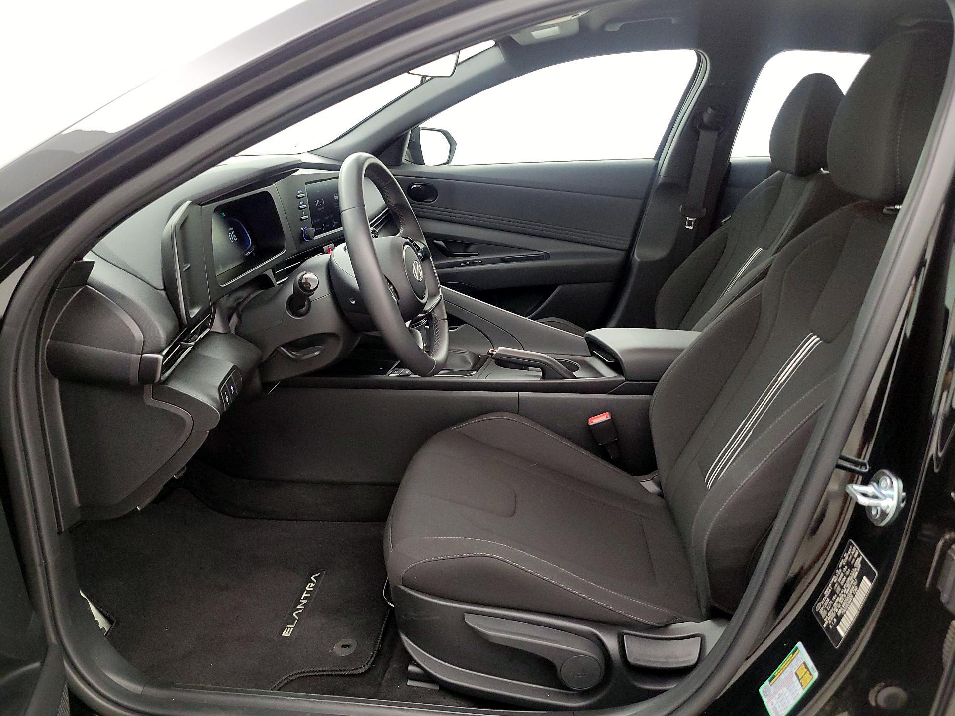 Thumbnail: 2025 Hyundai Elantra - 11