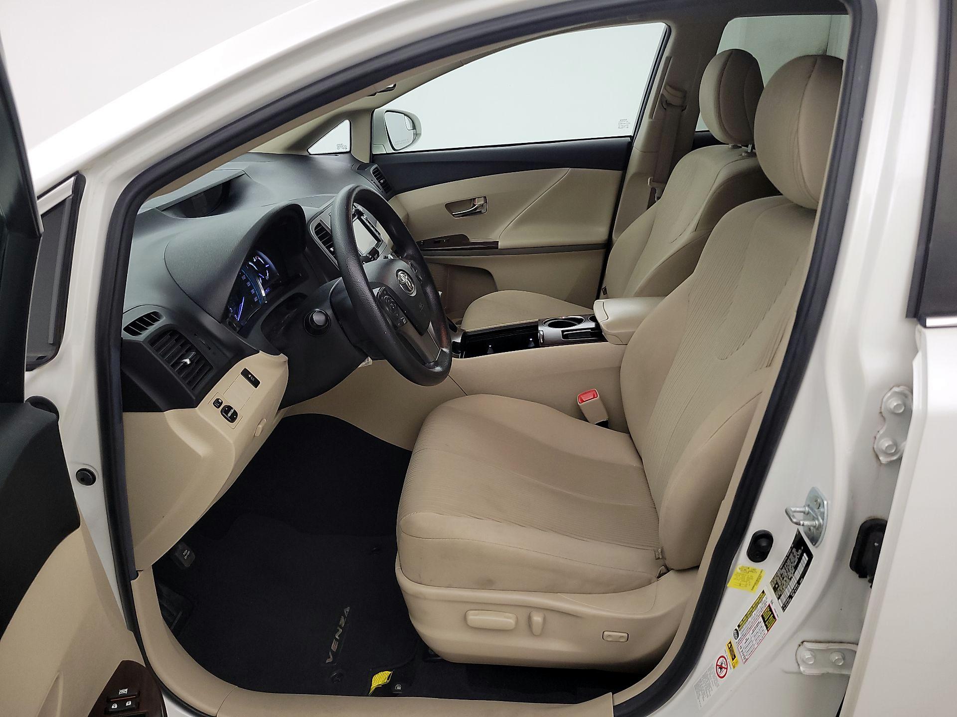 Thumbnail: 2014 Toyota Venza - 11