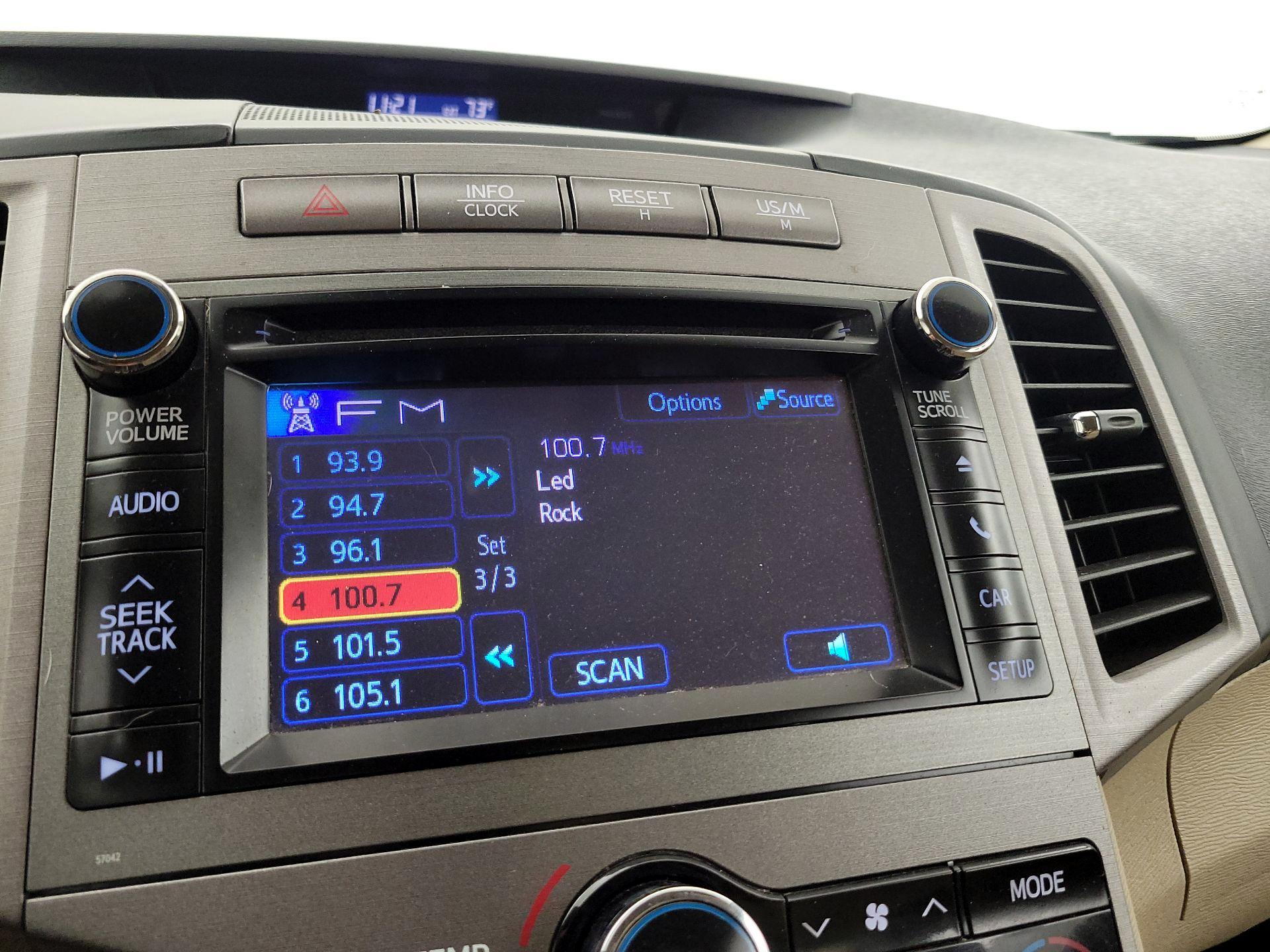 Thumbnail: 2014 Toyota Venza - 14