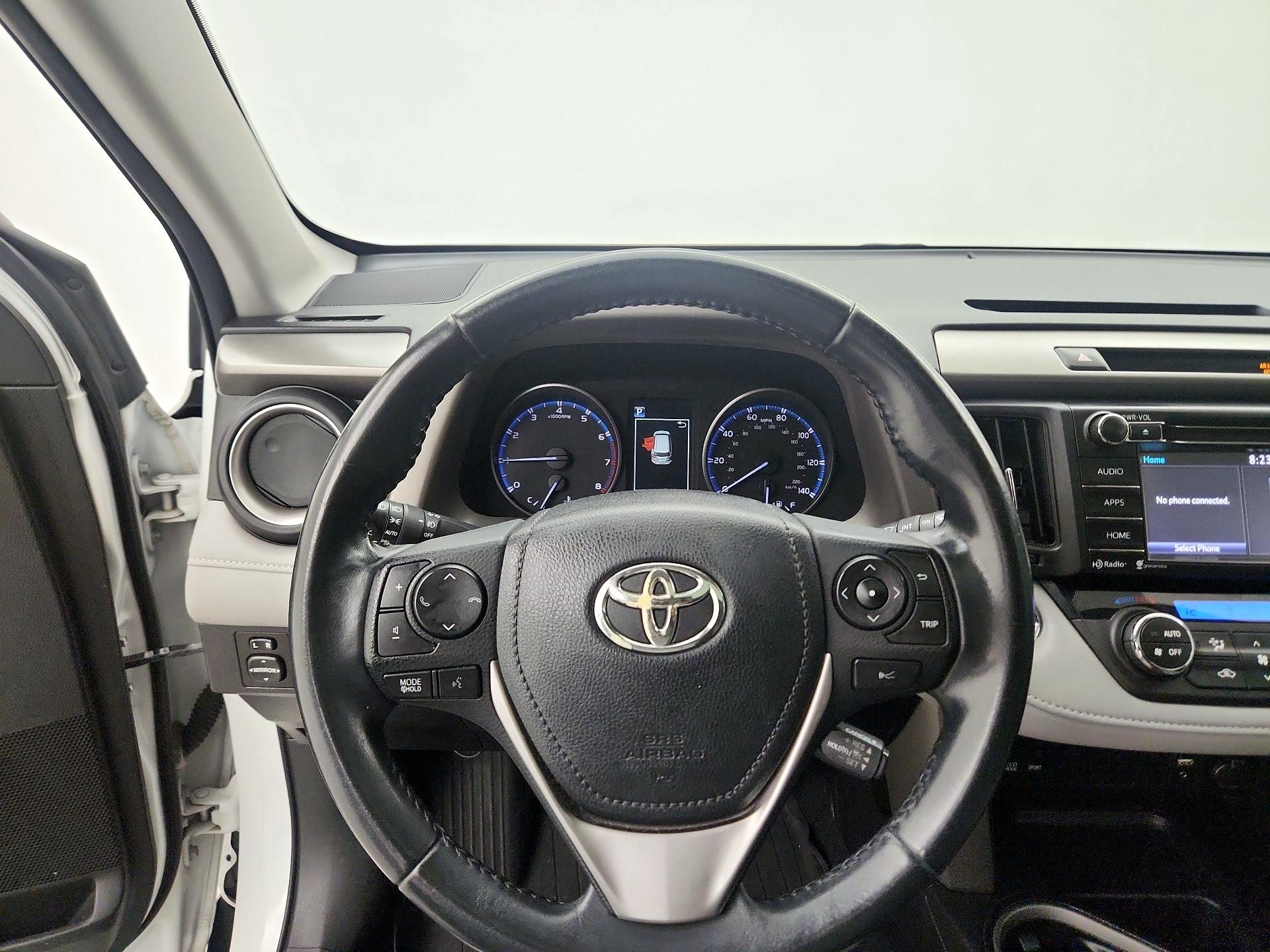 Thumbnail: 2018 Toyota RAV4 - 10