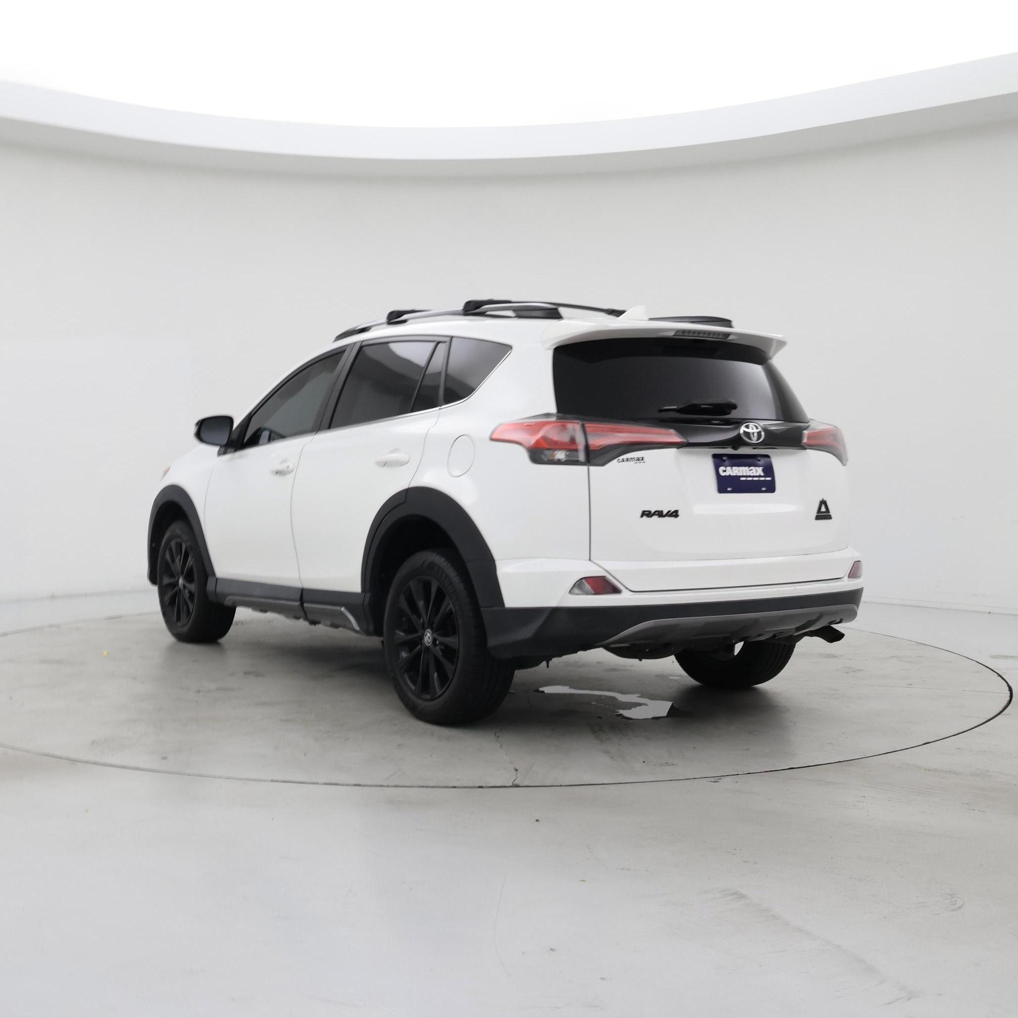 Thumbnail: 2018 Toyota RAV4 - 2