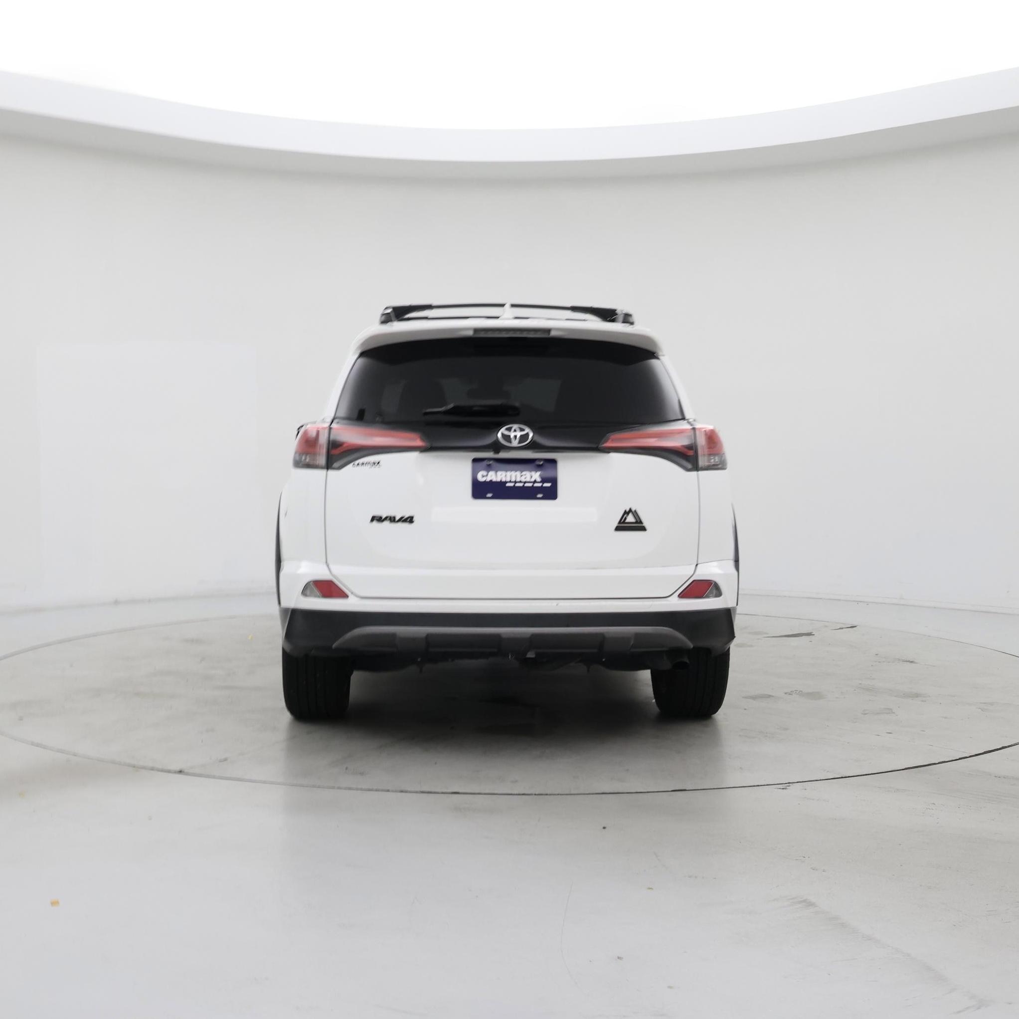 Thumbnail: 2018 Toyota RAV4 - 6