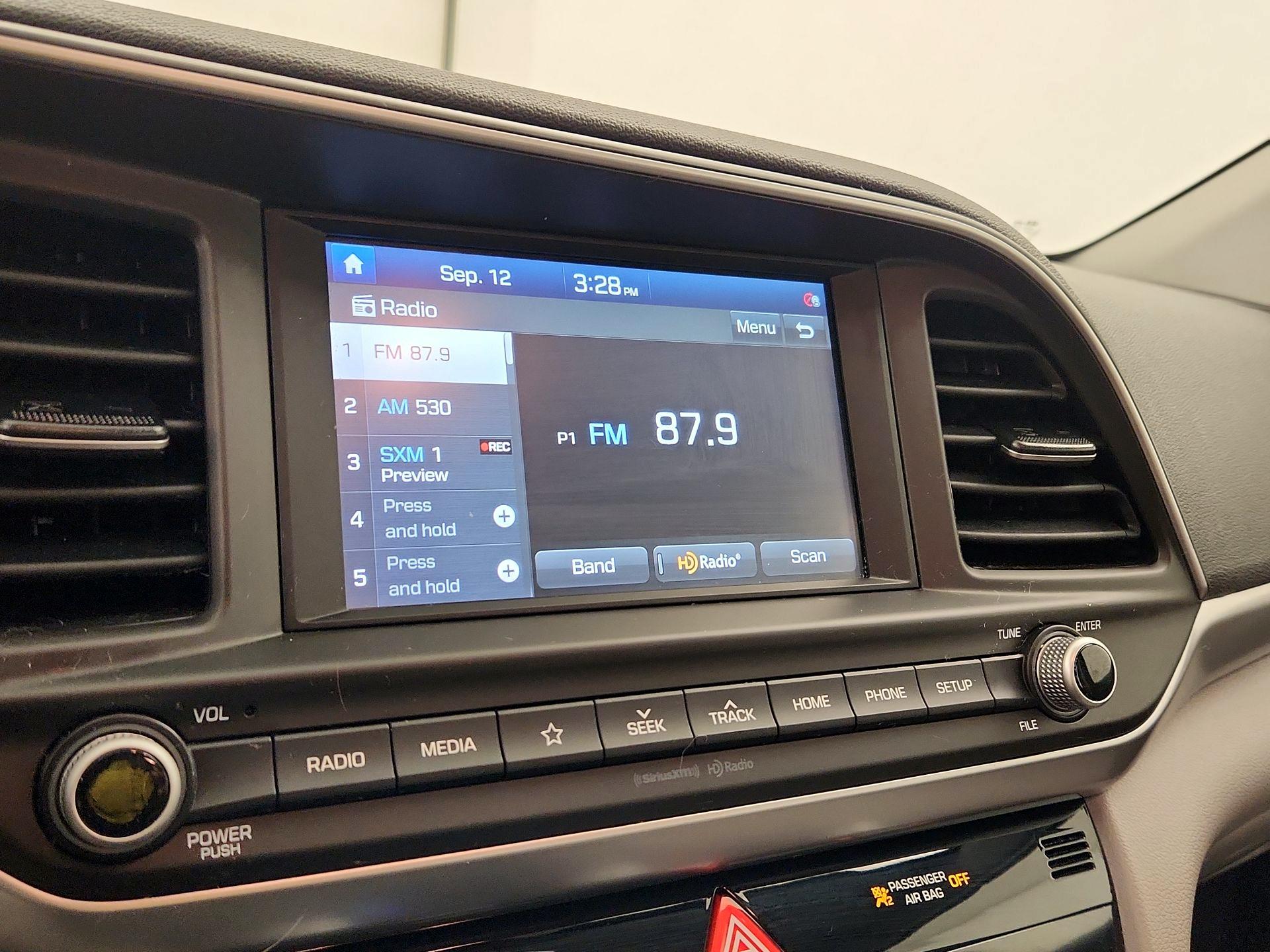 Thumbnail: 2020 Hyundai Elantra - 15
