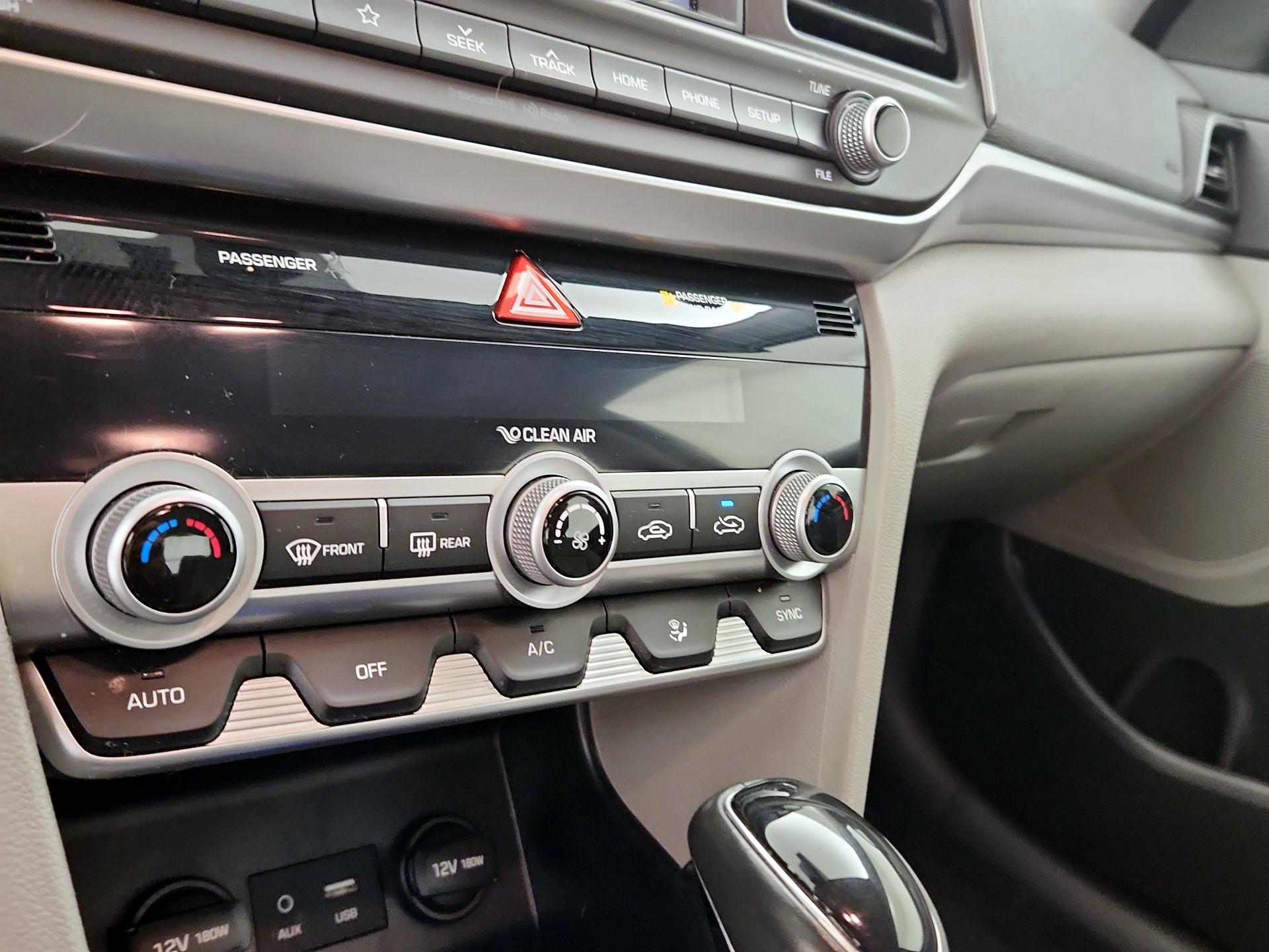 Thumbnail: 2020 Hyundai Elantra - 16