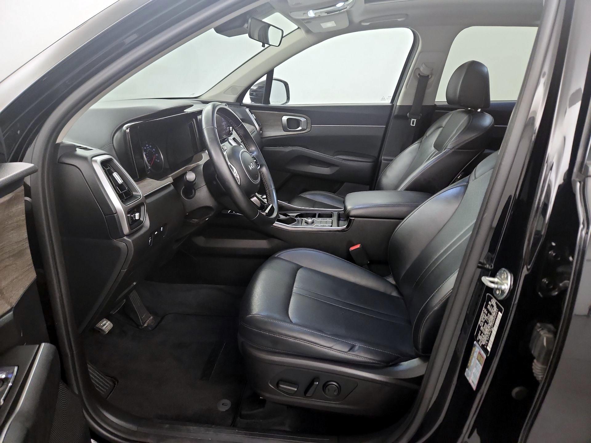 Thumbnail: 2022 Kia Sorento - 11