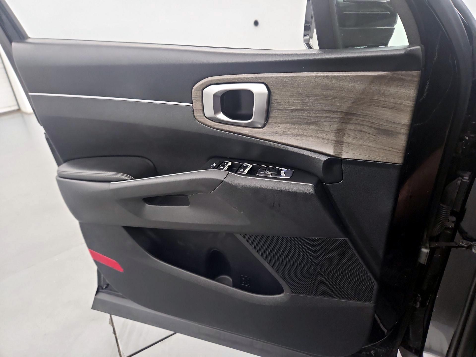 Thumbnail: 2022 Kia Sorento - 12