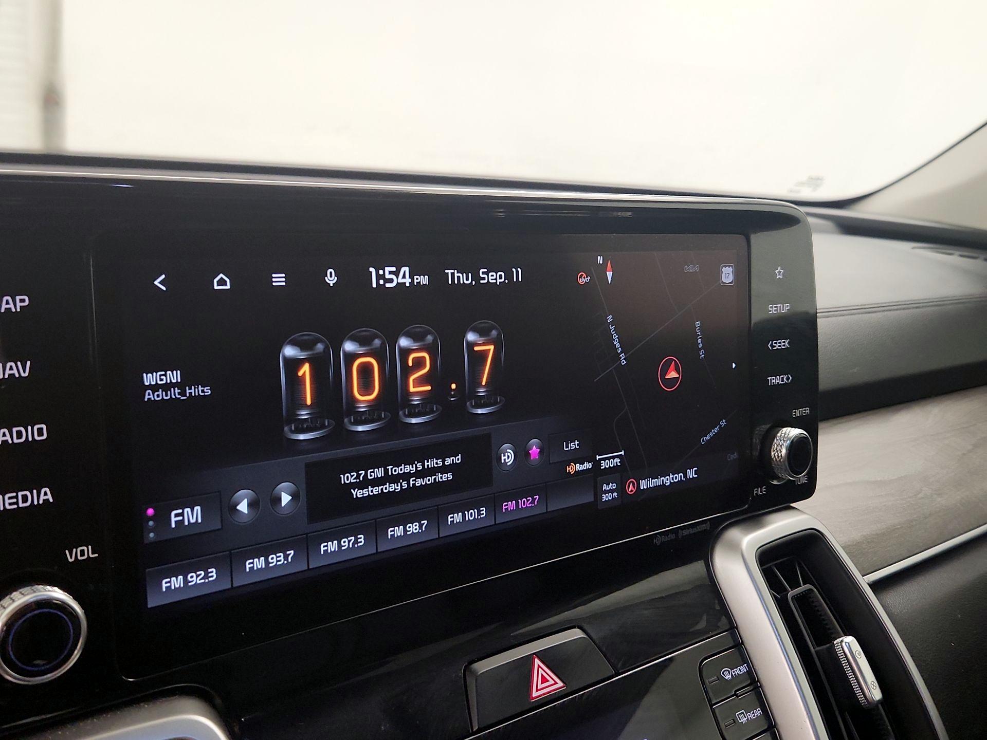 Thumbnail: 2022 Kia Sorento - 16