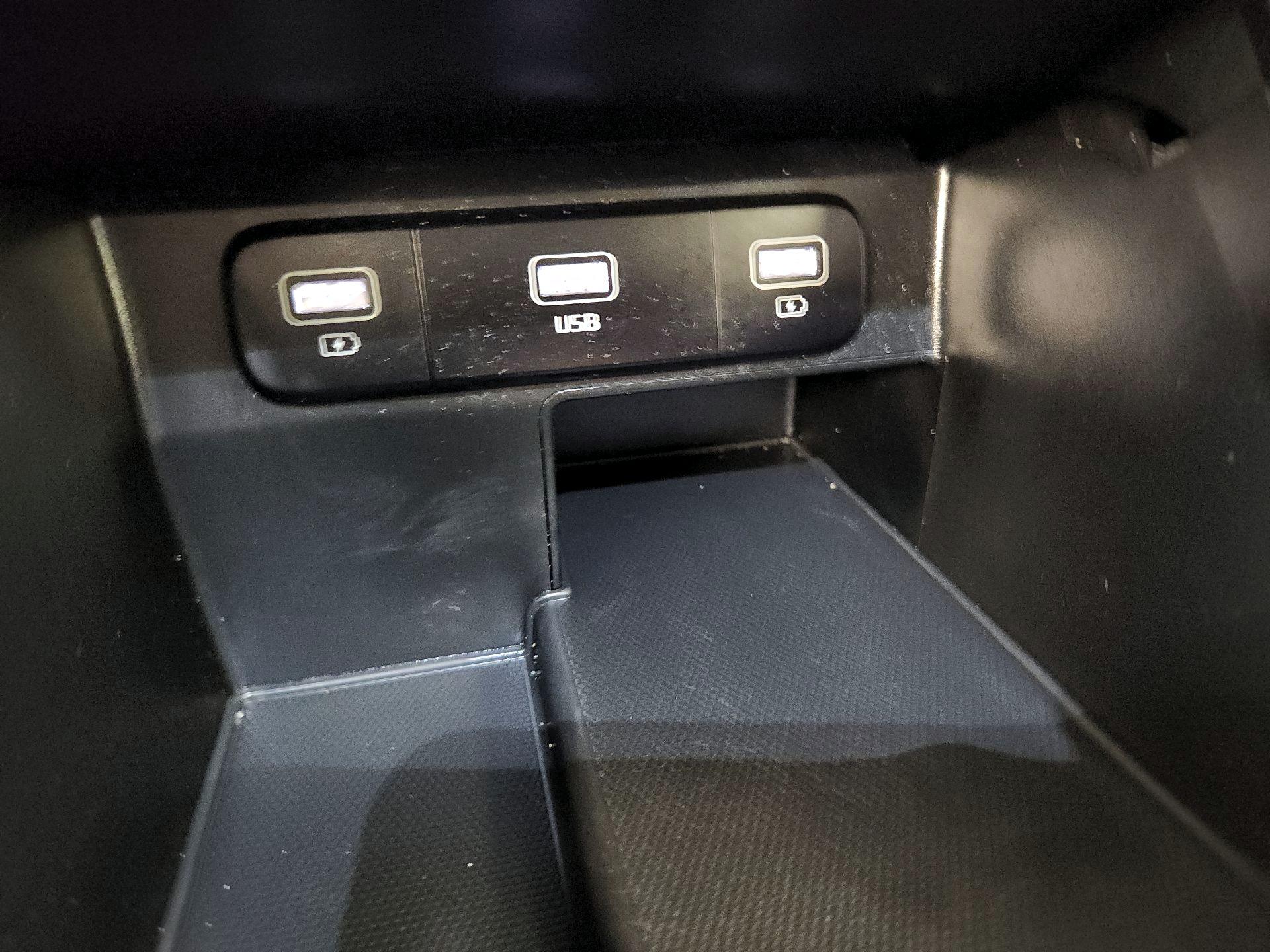 Thumbnail: 2022 Kia Sorento - 19