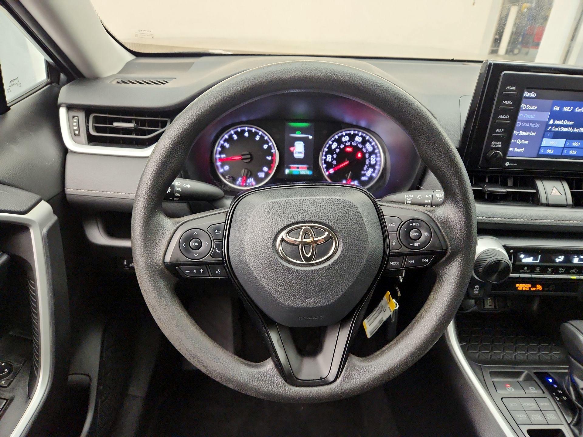 Thumbnail: 2021 Toyota RAV4 - 10