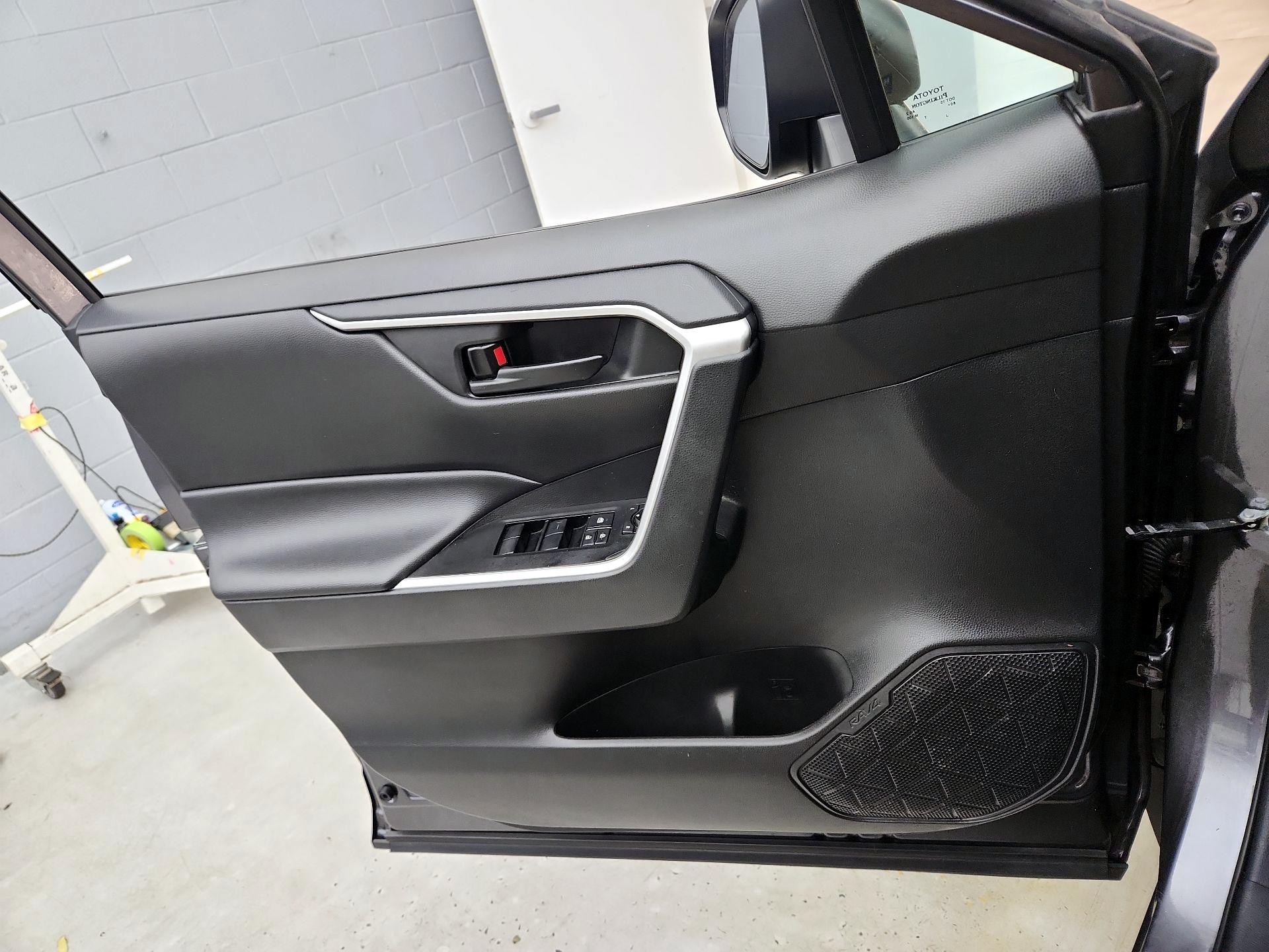 Thumbnail: 2021 Toyota RAV4 - 12