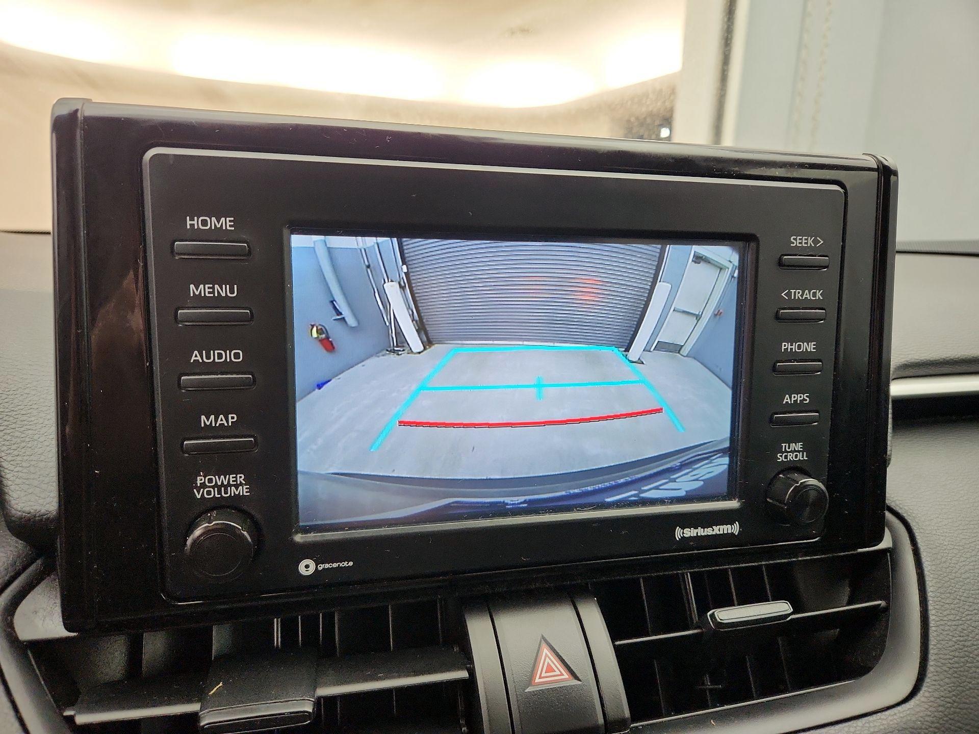 Thumbnail: 2021 Toyota RAV4 - 15