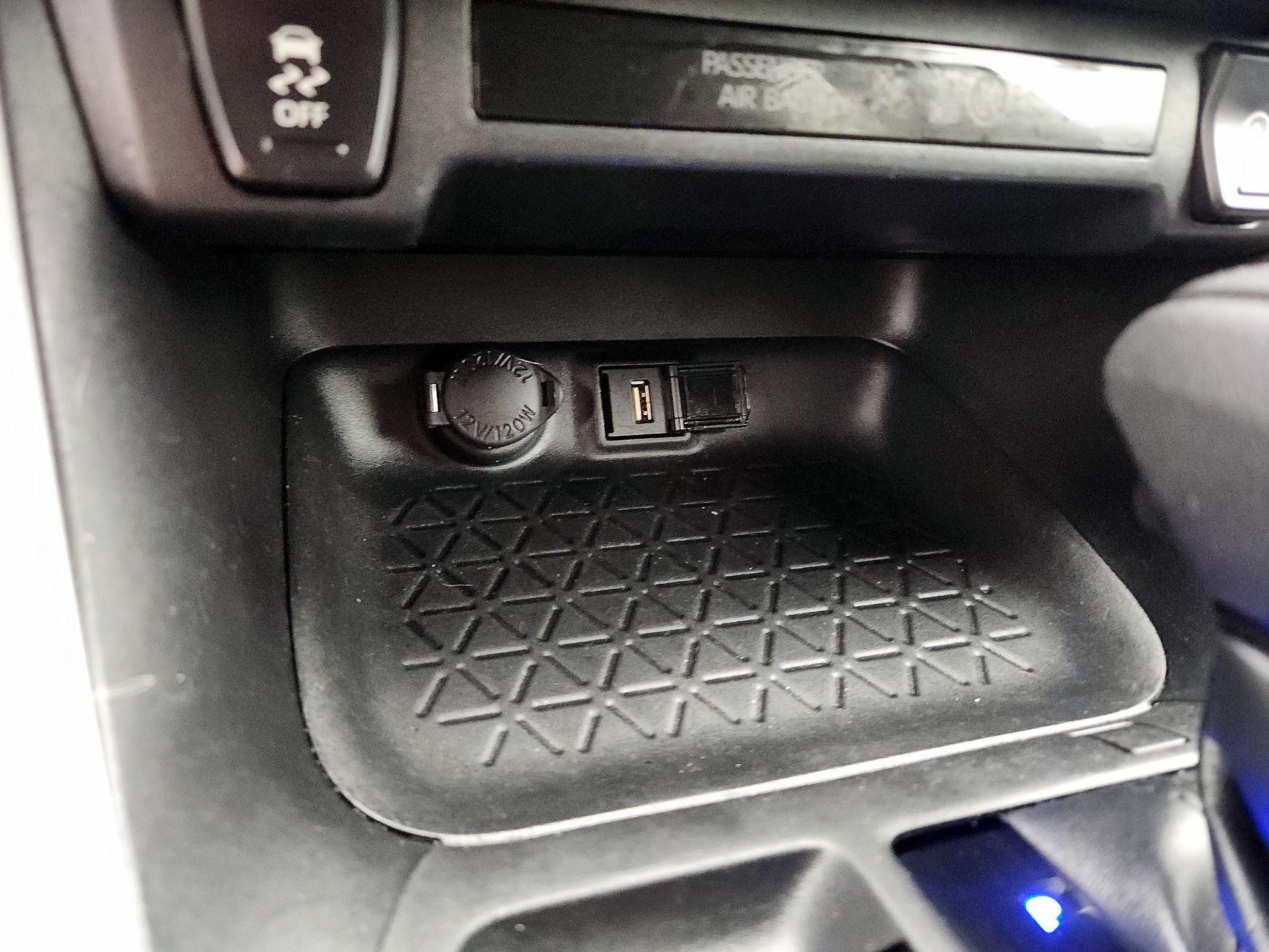 Thumbnail: 2021 Toyota RAV4 - 19