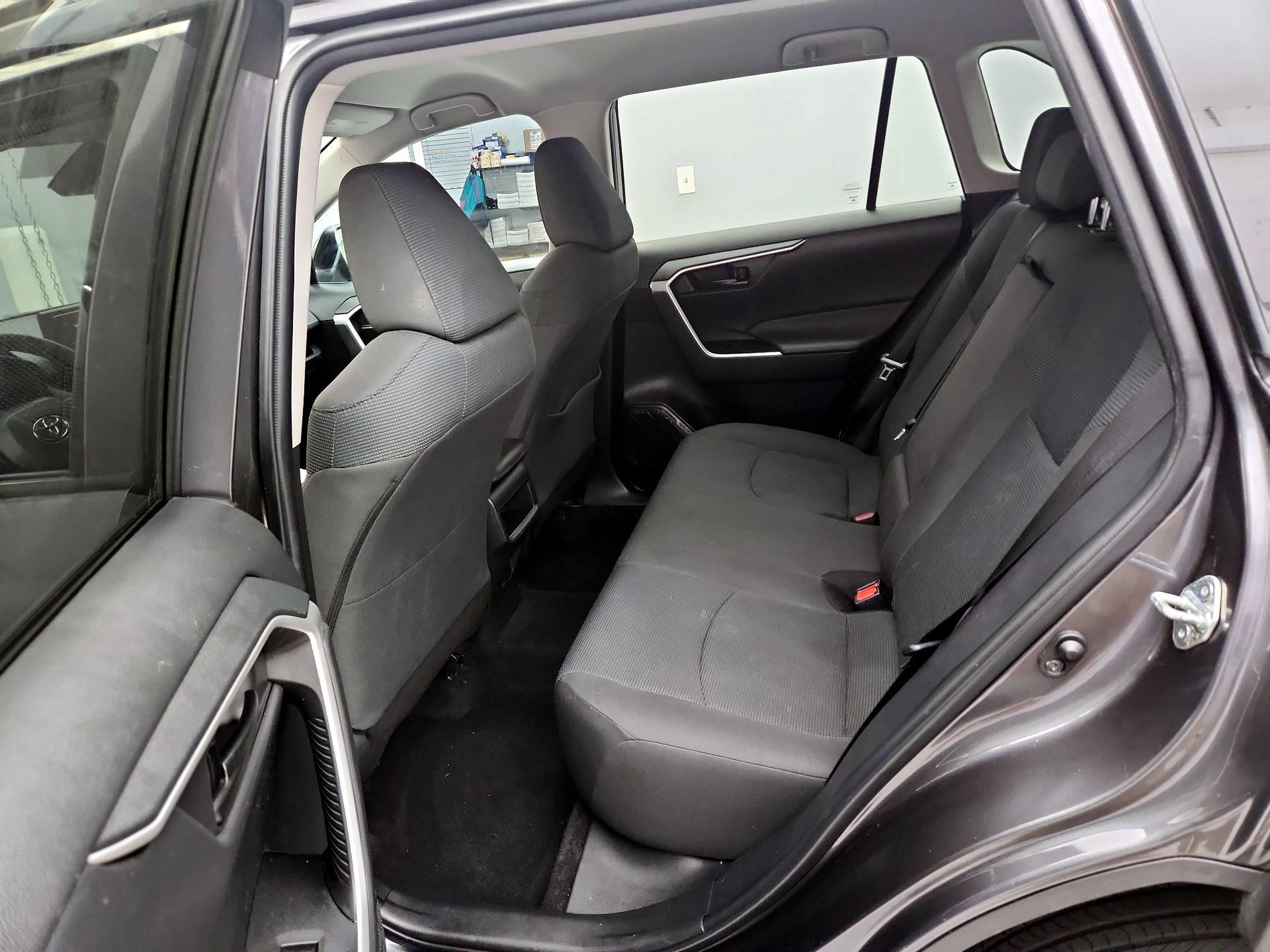 Thumbnail: 2021 Toyota RAV4 - 20