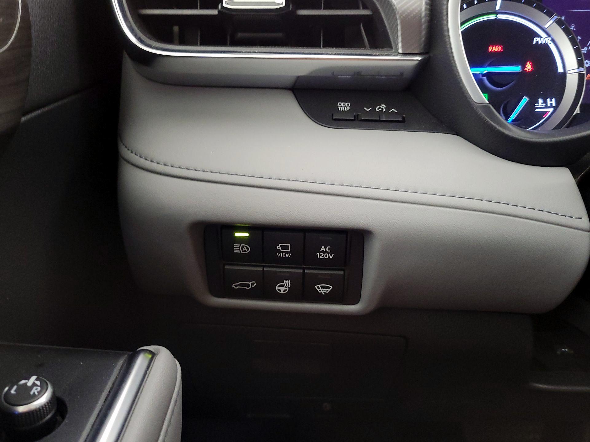 Thumbnail: 2021 Toyota Highlander - 13