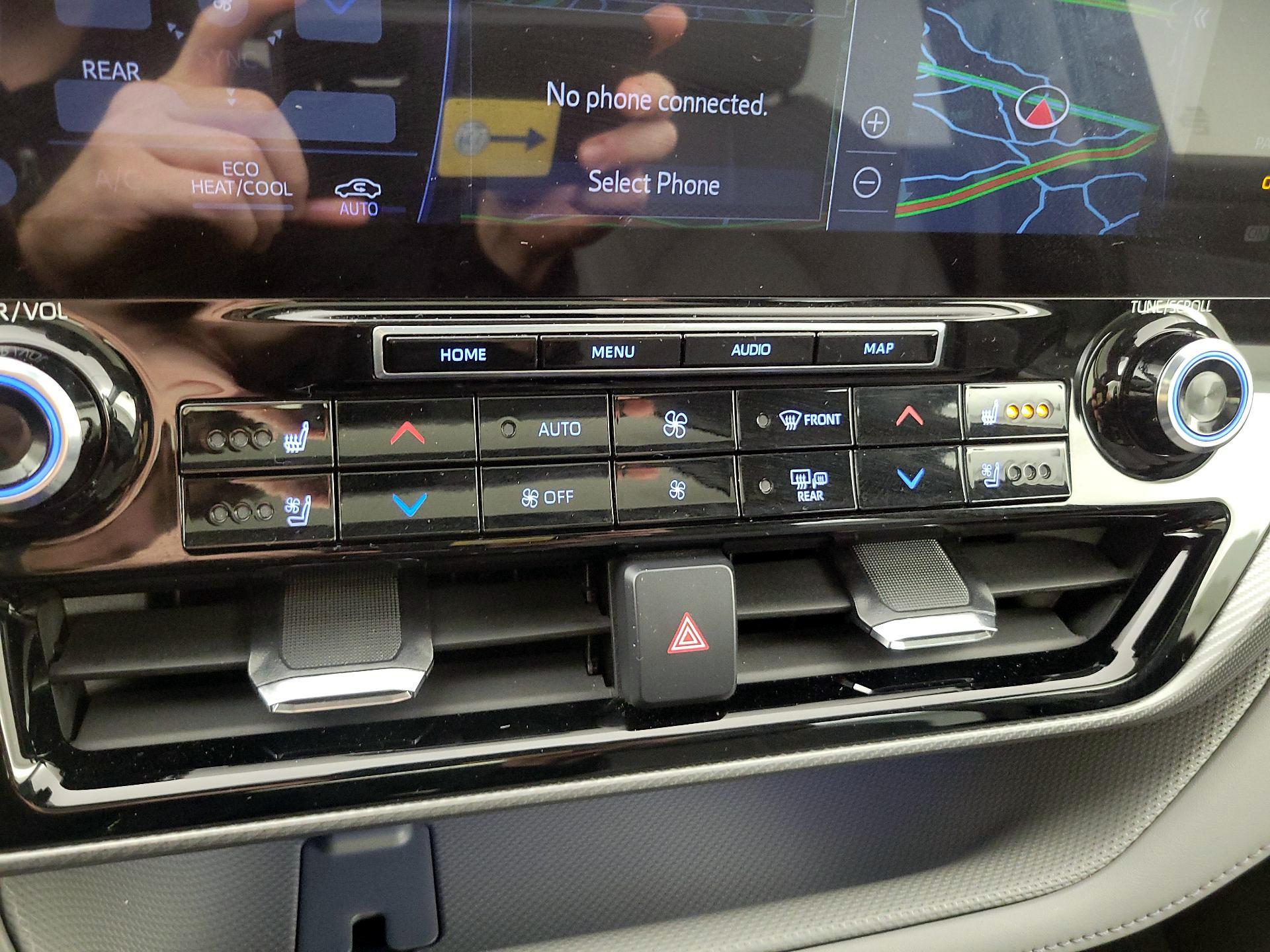 Thumbnail: 2021 Toyota Highlander - 17