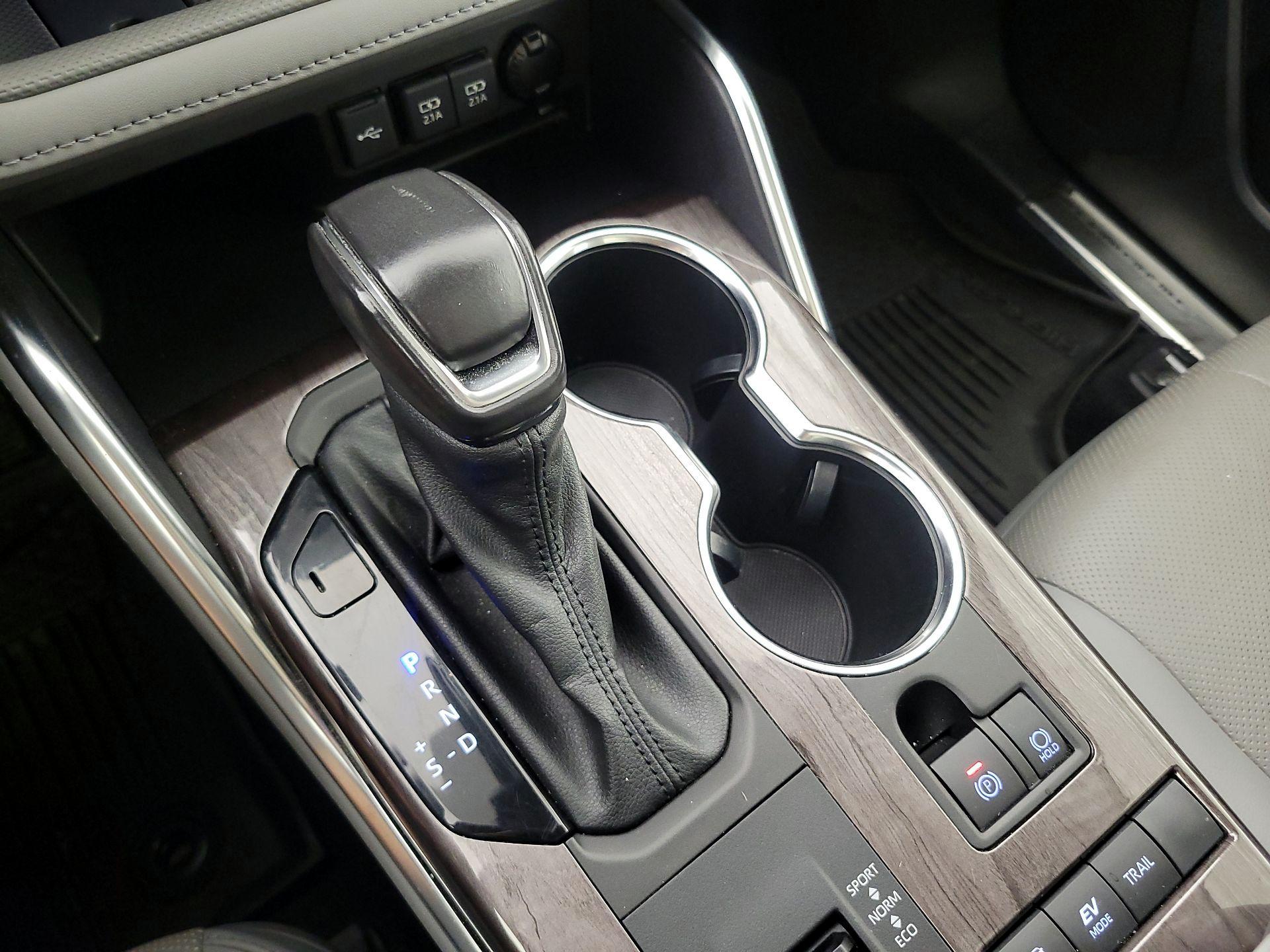 Thumbnail: 2021 Toyota Highlander - 18