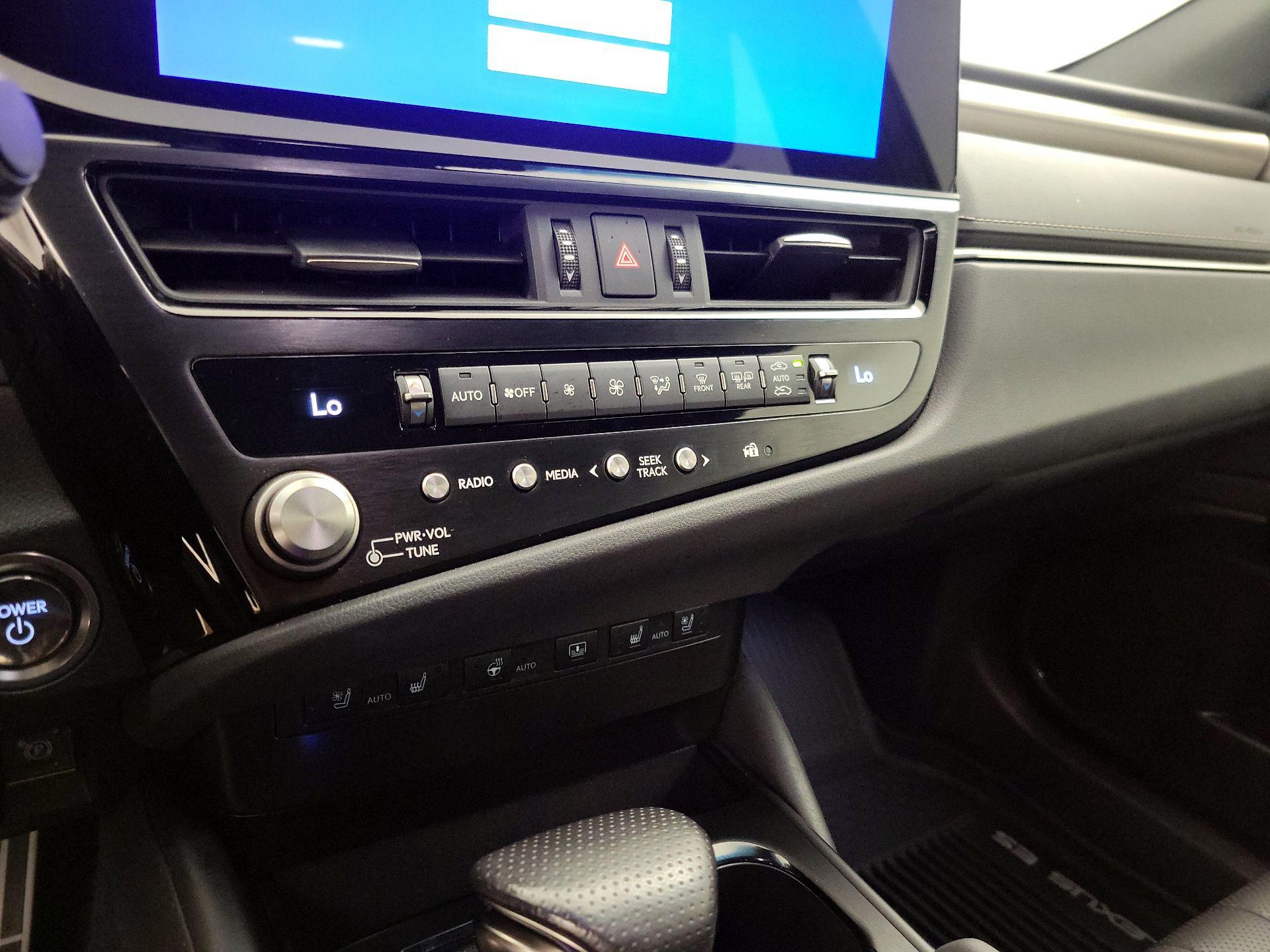 Thumbnail: 2024 Lexus ES - 16