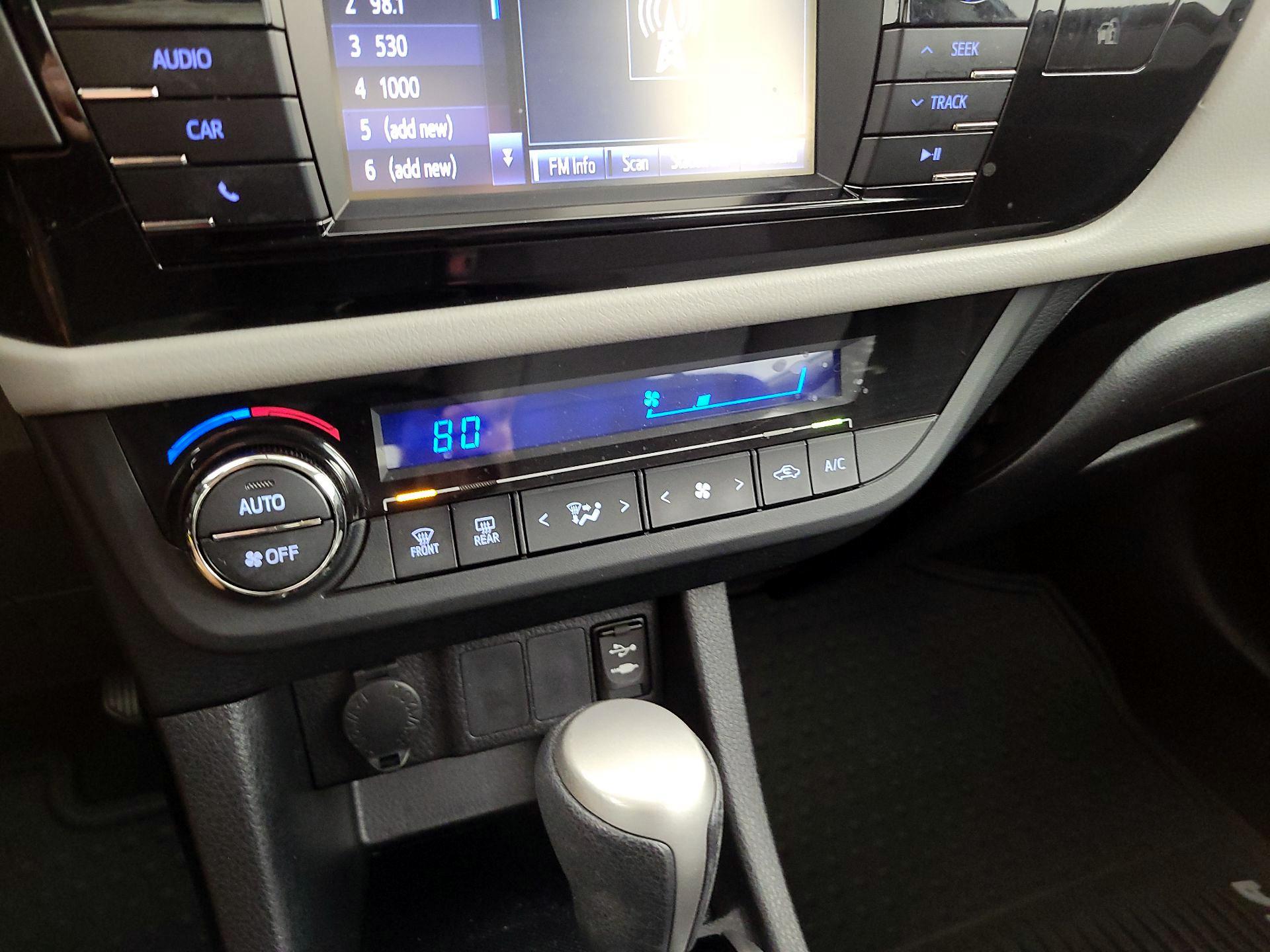 Thumbnail: 2016 Toyota Corolla - 16
