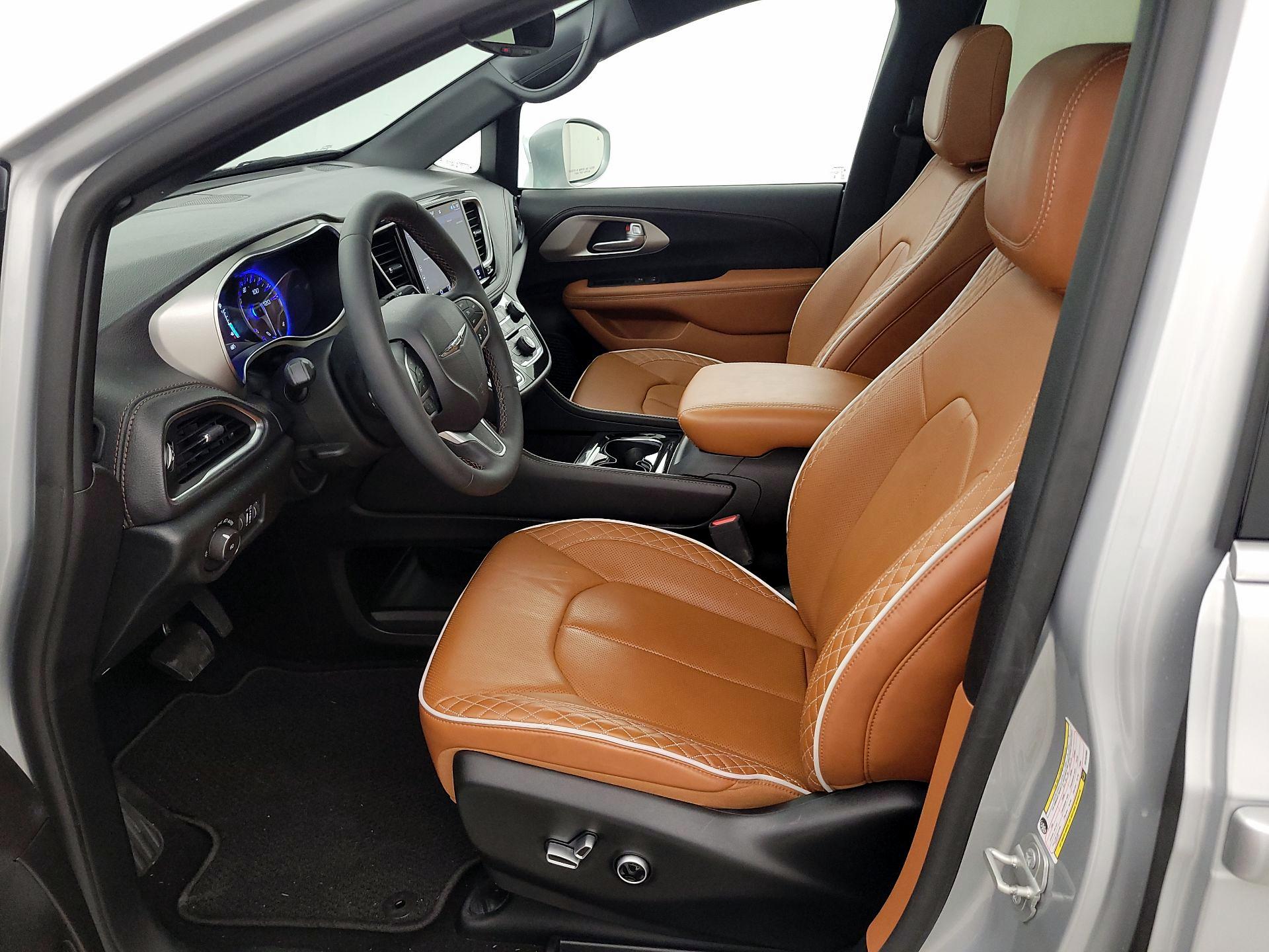 Thumbnail: 2024 Chrysler Pacifica - 11
