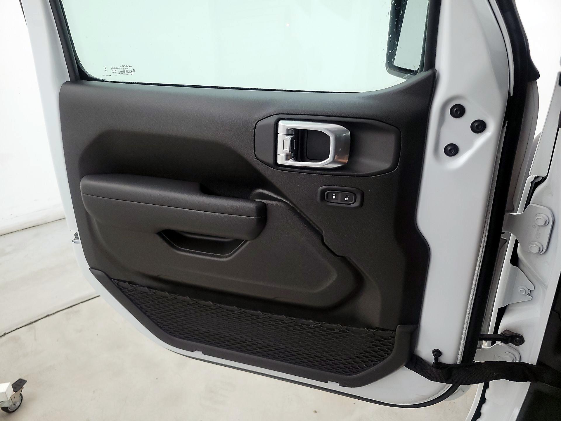 Thumbnail: 2025 Jeep Wrangler - 12