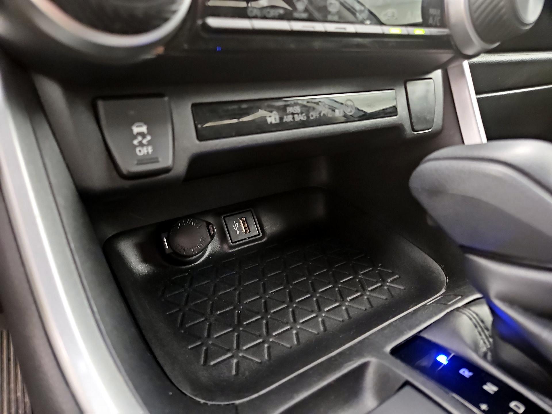 Thumbnail: 2023 Toyota RAV4 - 18