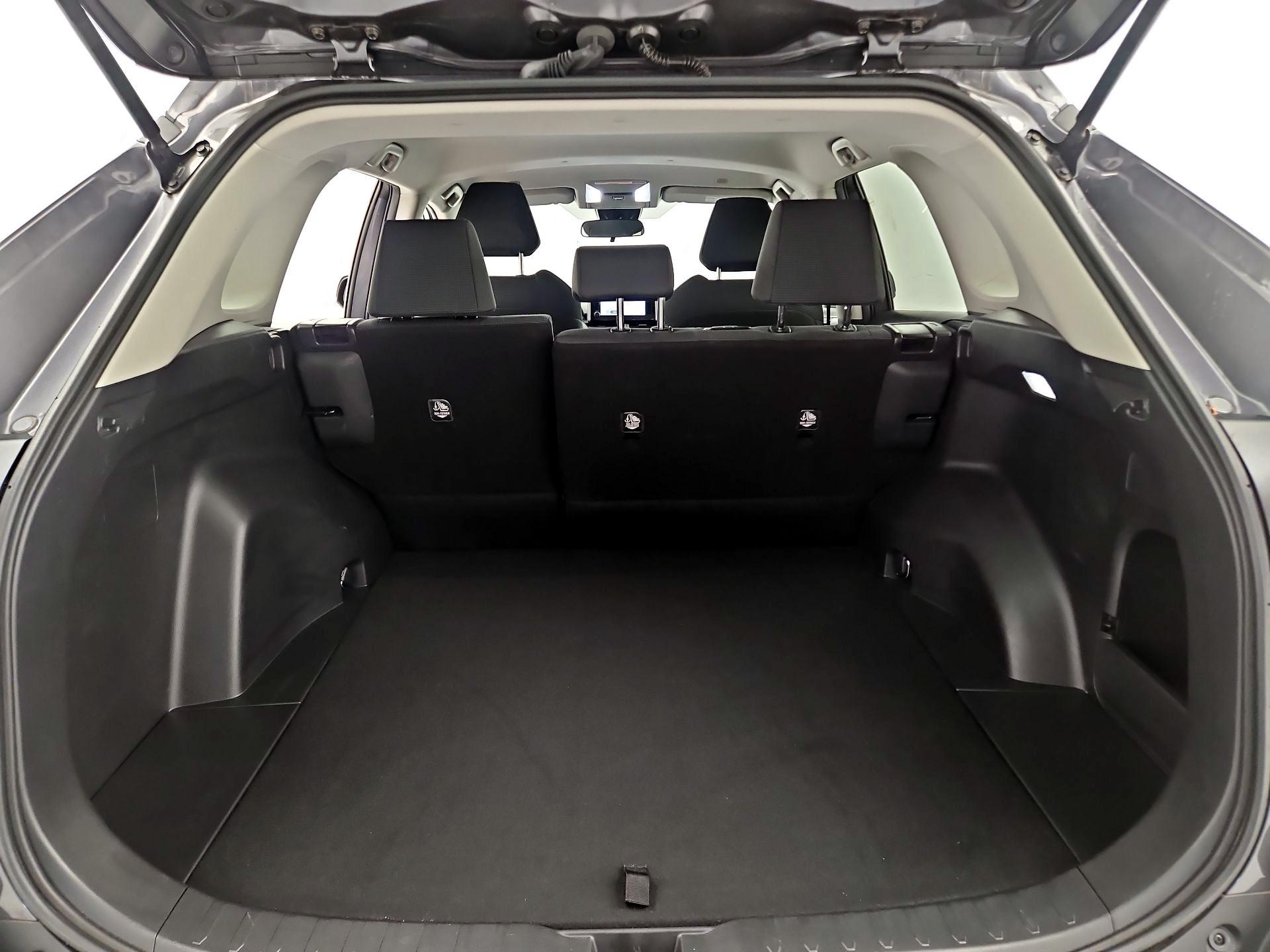 Thumbnail: 2023 Toyota RAV4 - 20