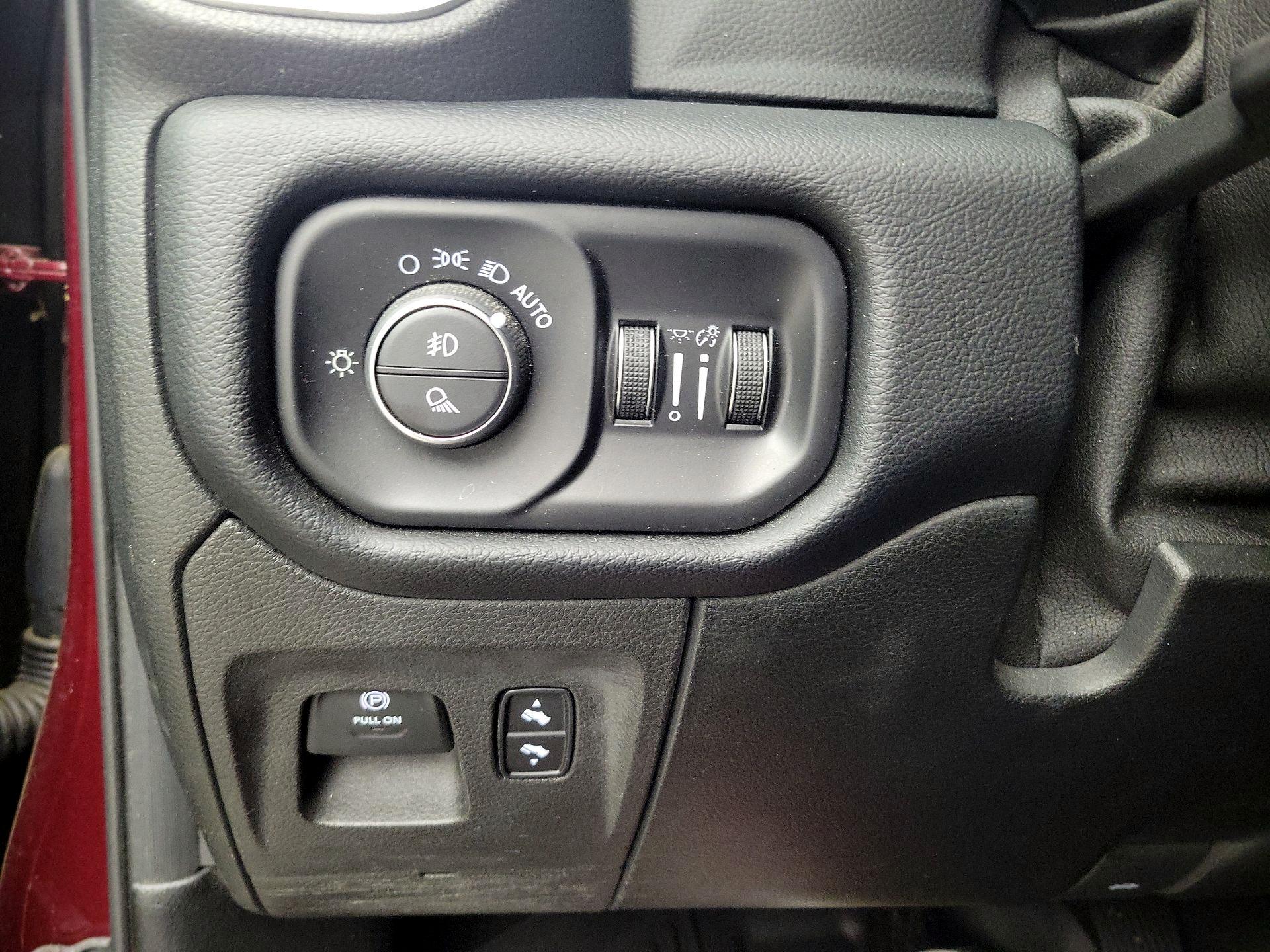 Thumbnail: 2019 RAM 1500 - 13