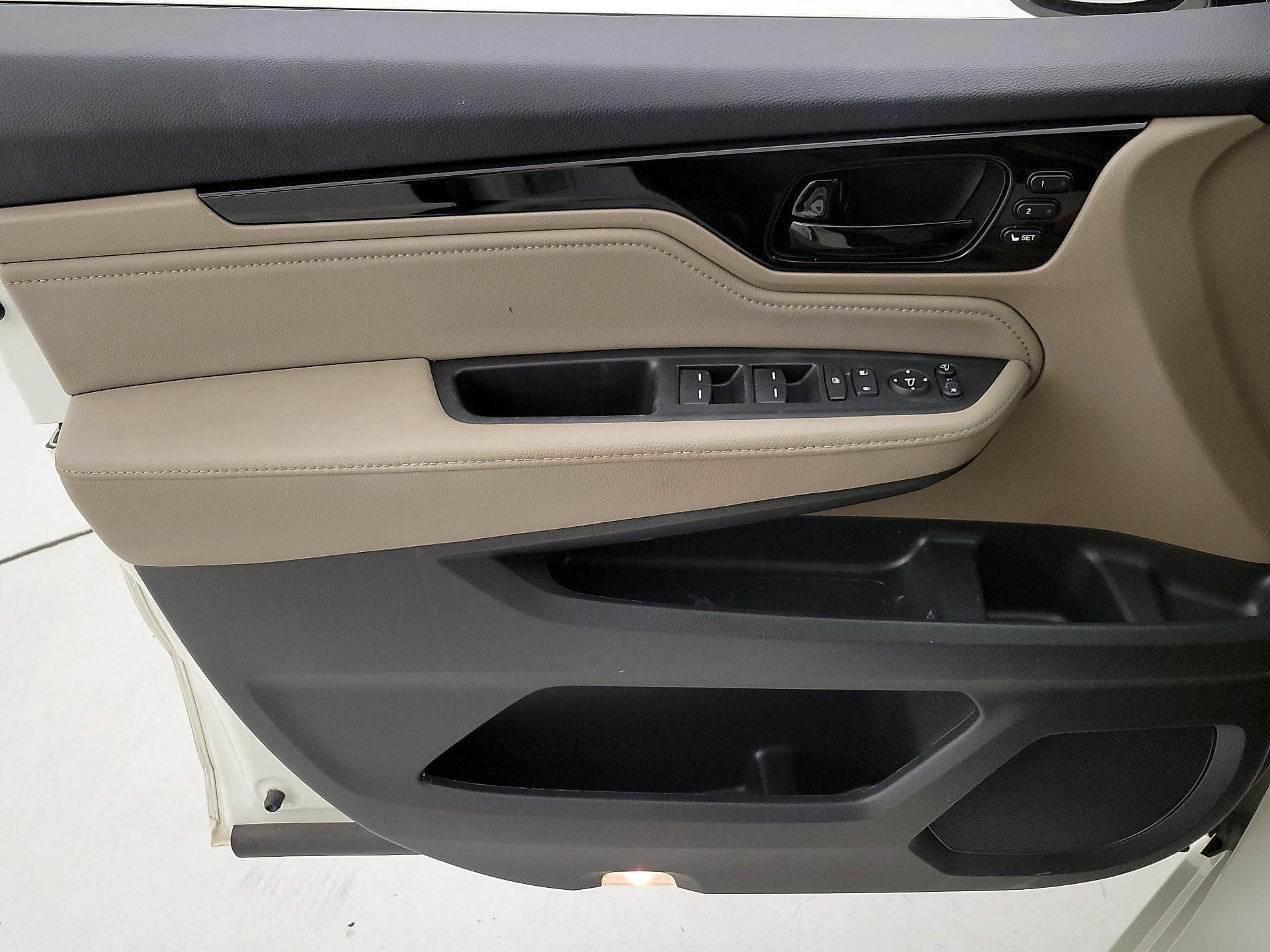 Thumbnail: 2019 Honda Odyssey - 12