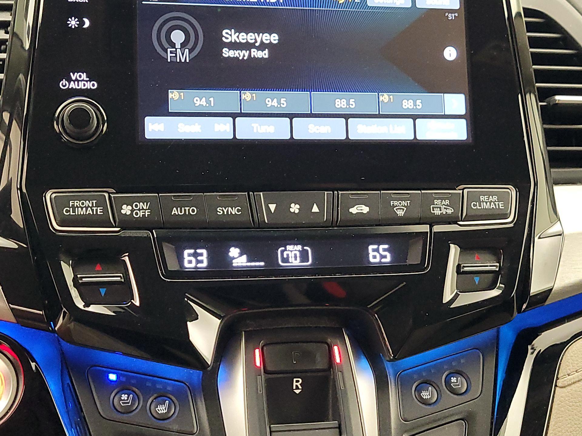 Thumbnail: 2019 Honda Odyssey - 17