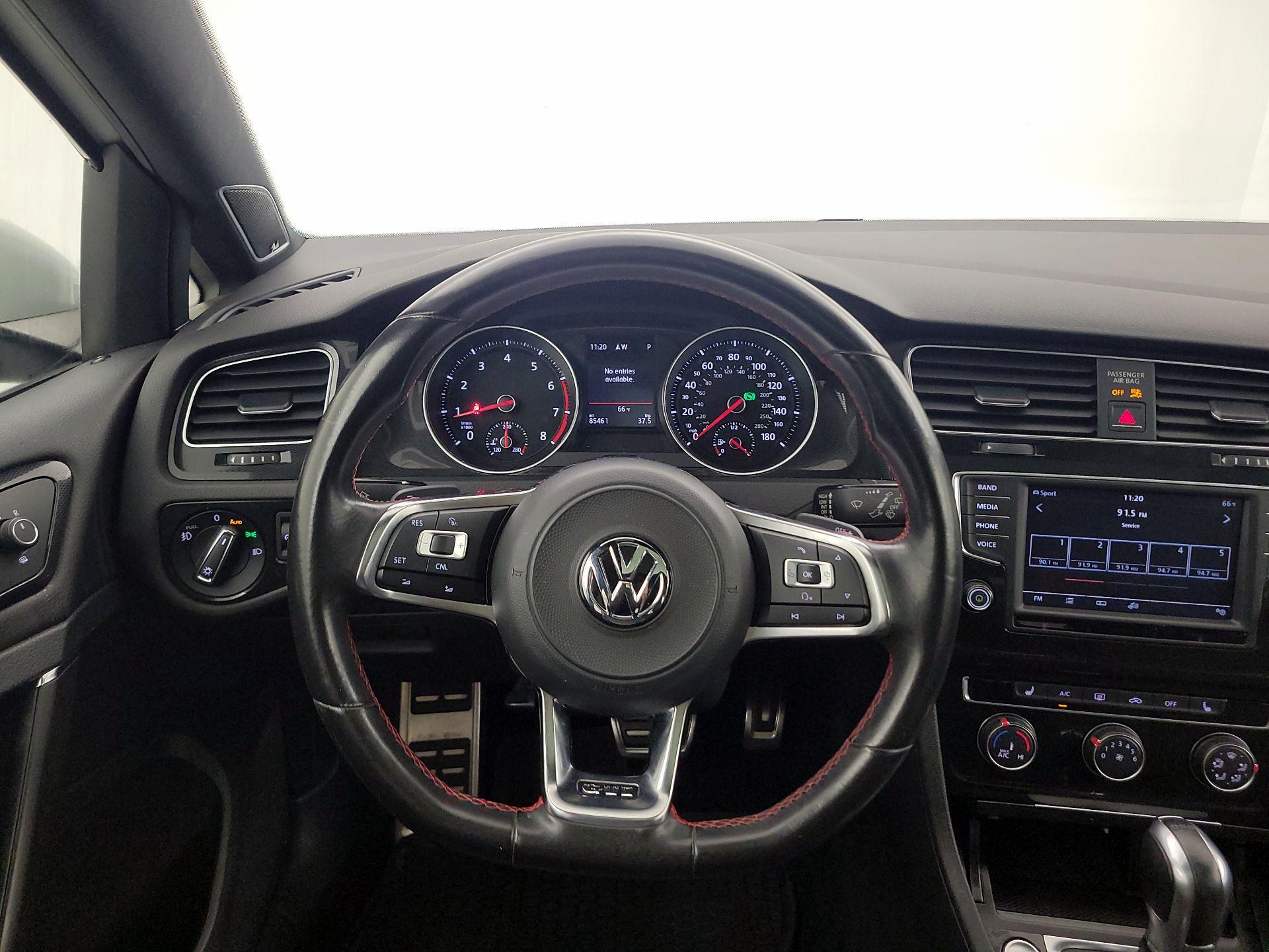 Thumbnail: 2017 Volkswagen Golf - 10