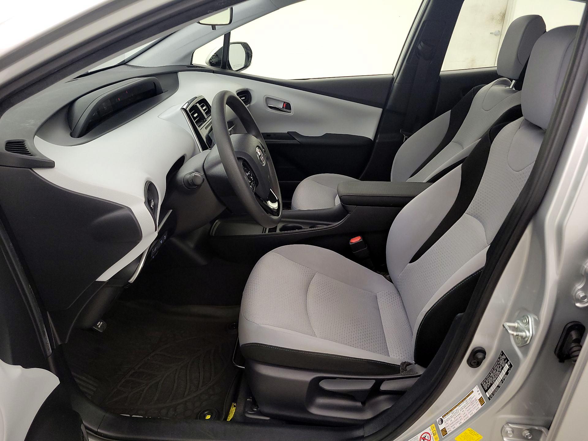 Thumbnail: 2019 Toyota Prius - 11