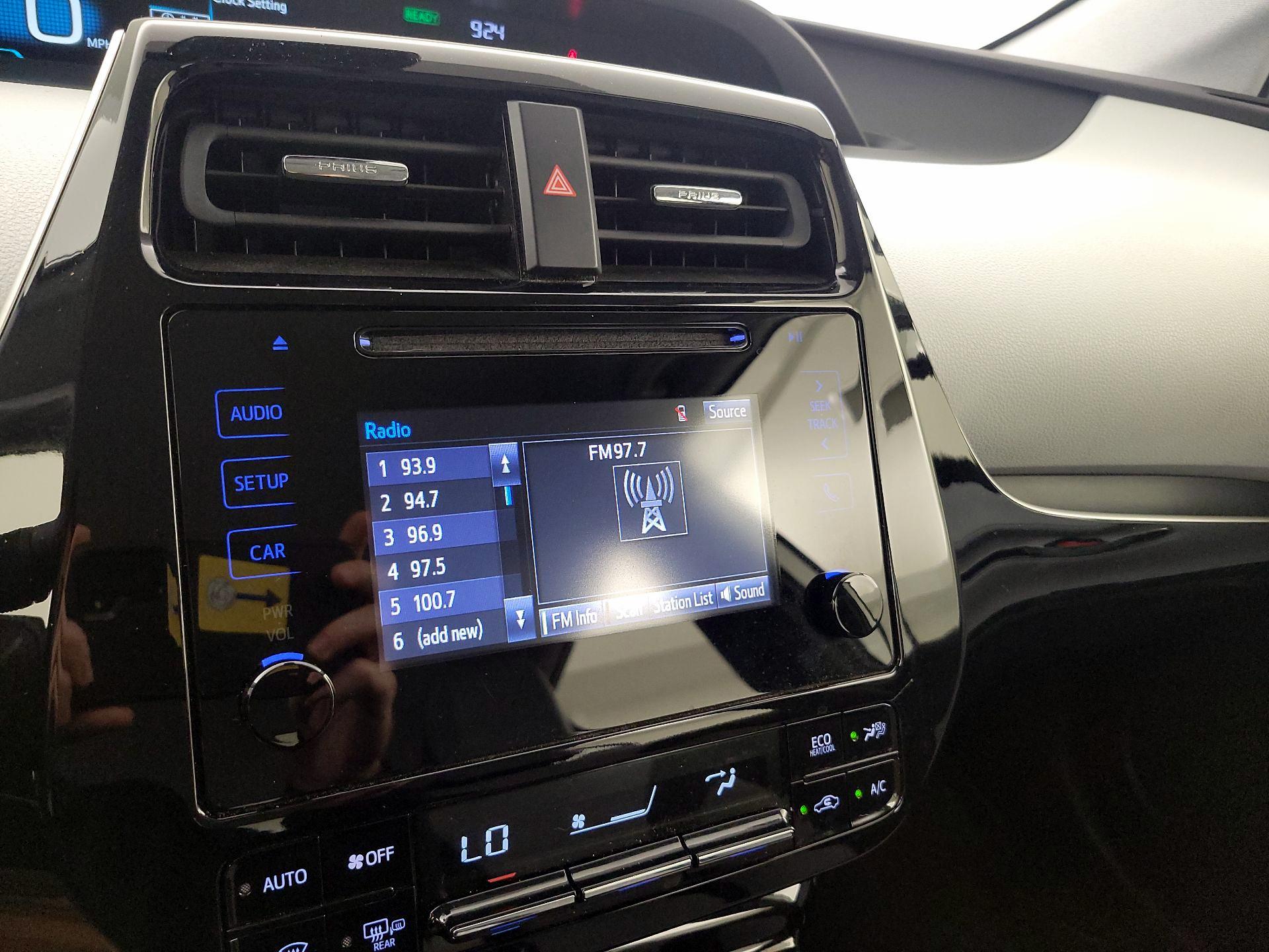 Thumbnail: 2019 Toyota Prius - 15