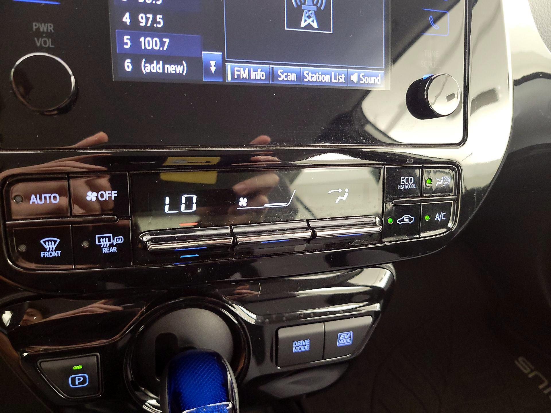 Thumbnail: 2019 Toyota Prius - 16