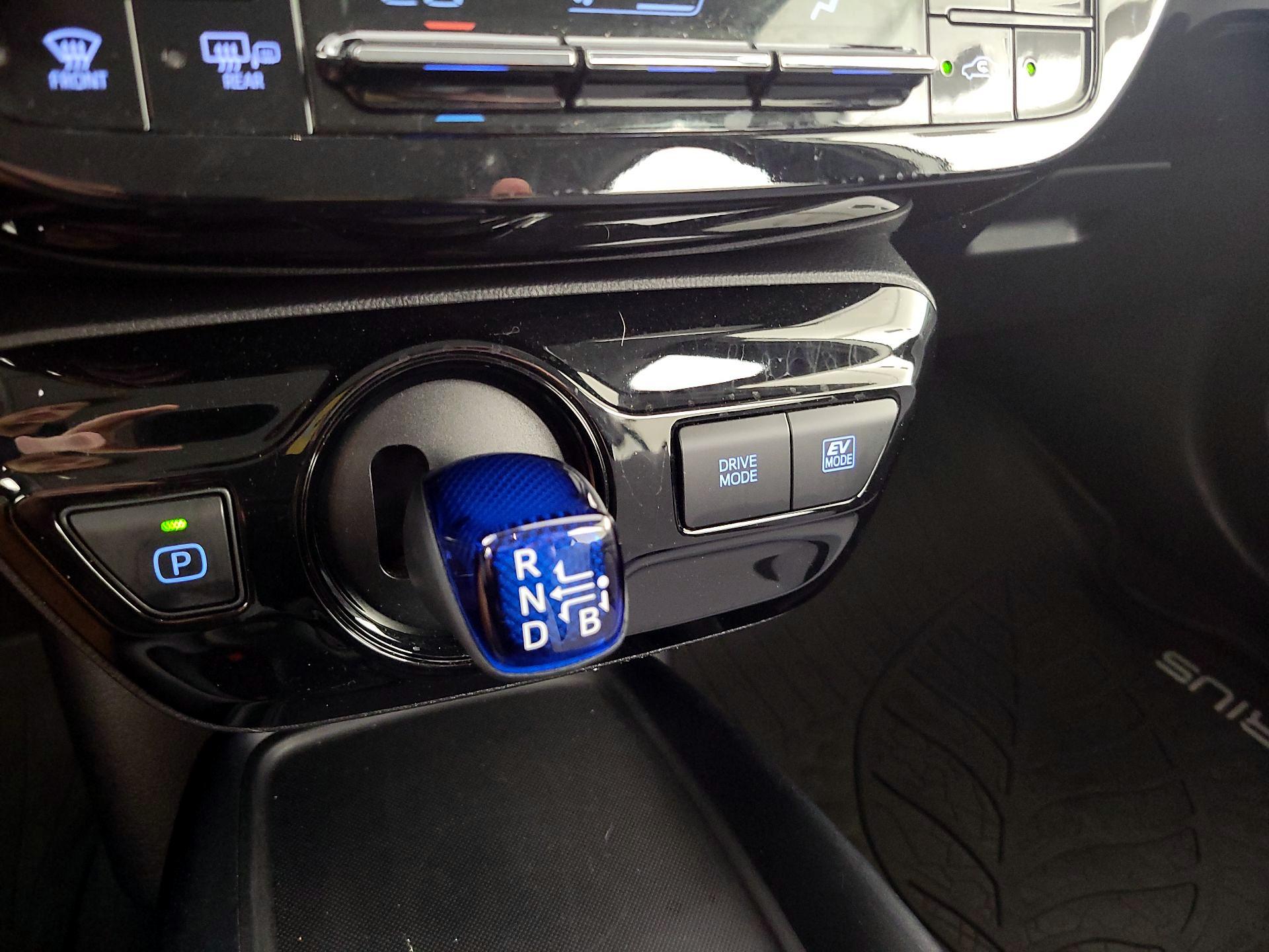 Thumbnail: 2019 Toyota Prius - 17