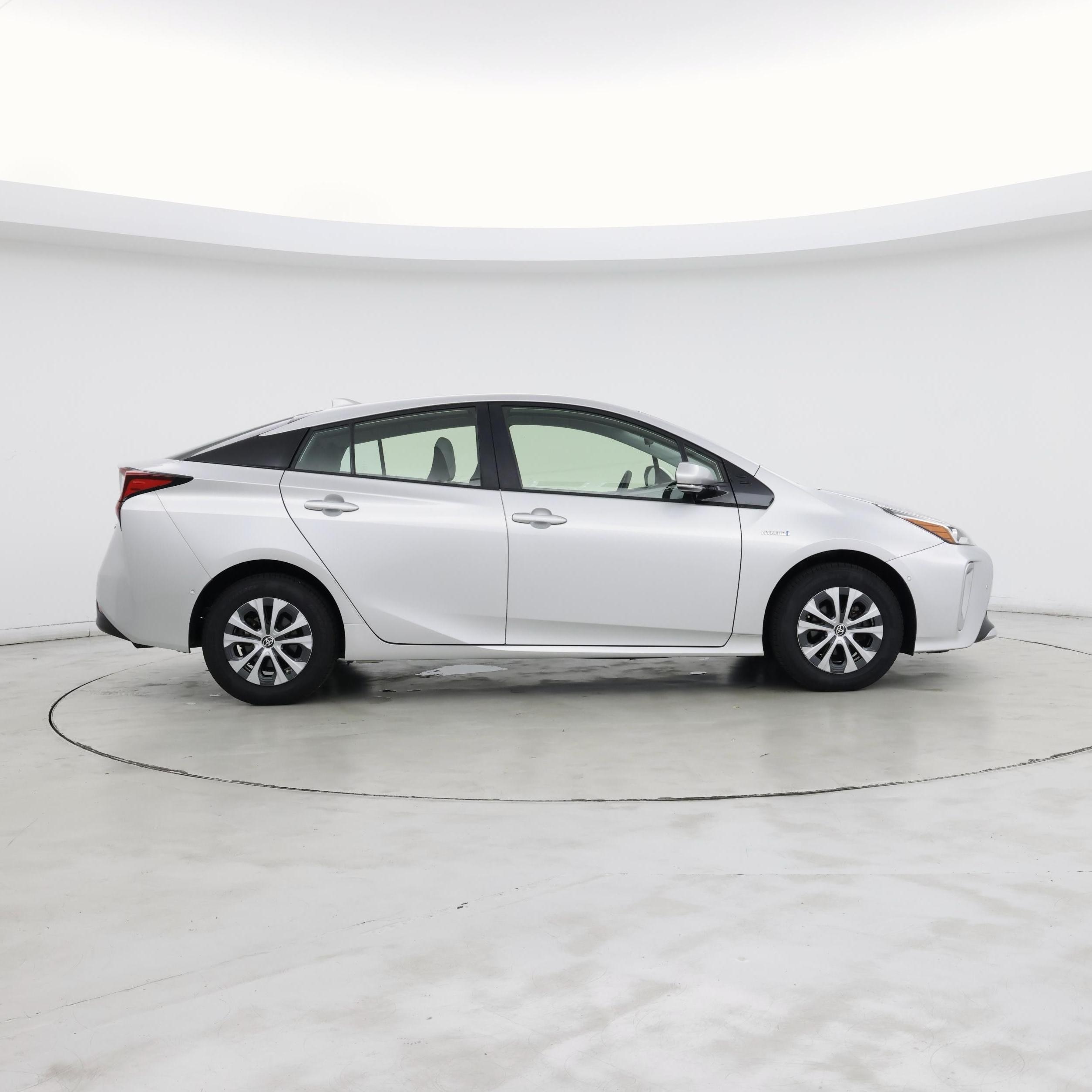 Thumbnail: 2019 Toyota Prius - 7
